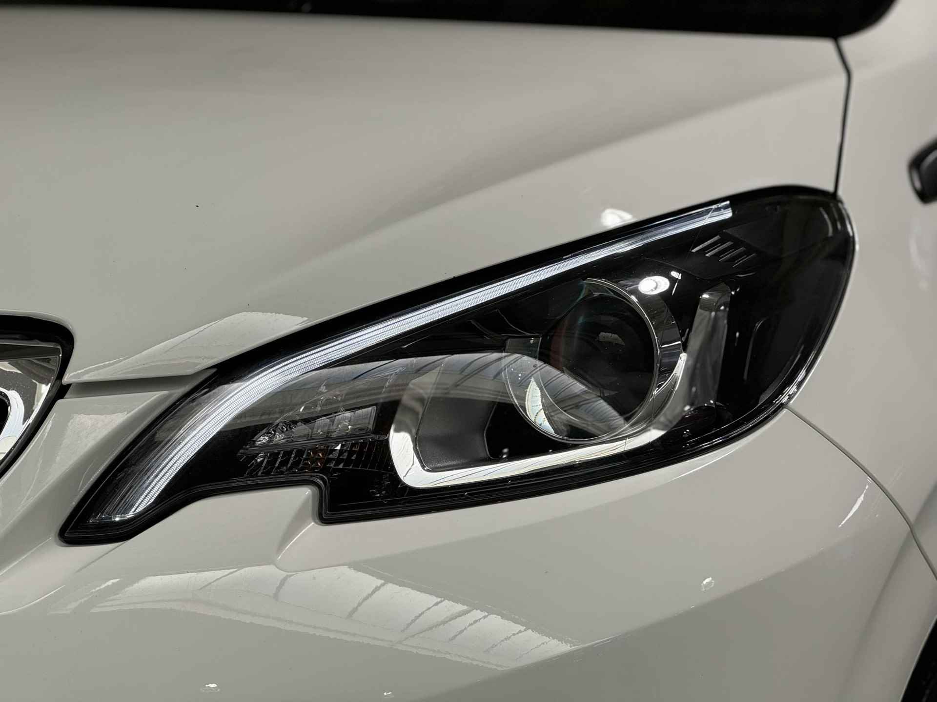 Peugeot 108 1.0 e-VTi Allure | Achteruitrij camera | Keyless entry/start | Climate control | Cruise control | Privacy glass | LMV - 10/34