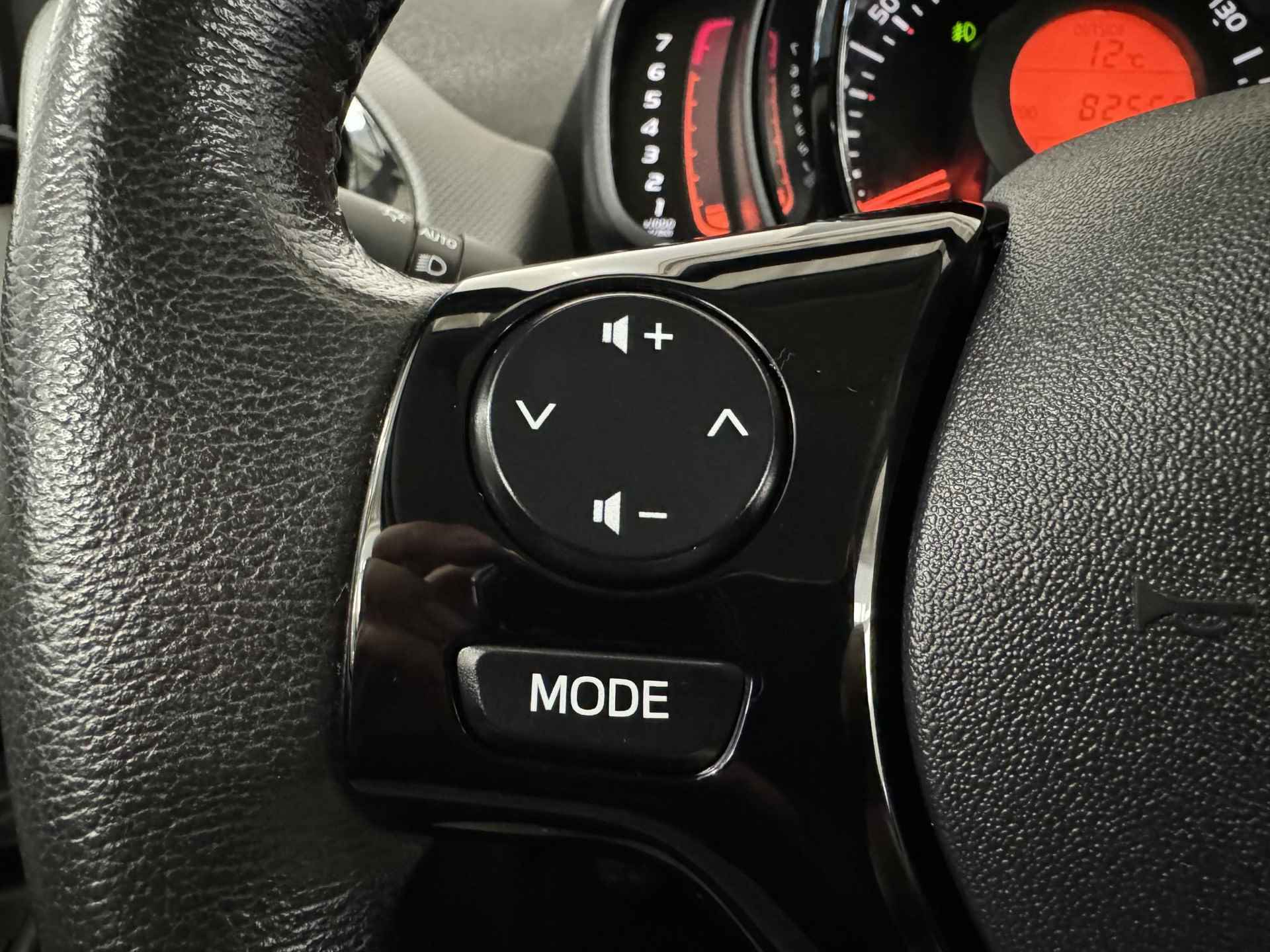 Peugeot 108 1.0 e-VTi Allure | Achteruitrij camera | Keyless entry/start | Climate control | Cruise control | Privacy glass | LMV - 17/34