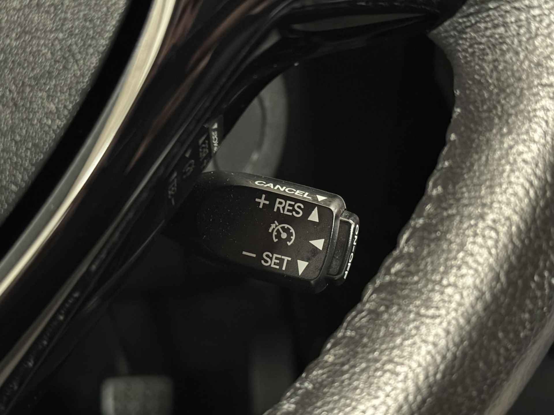 Peugeot 108 1.0 e-VTi Allure | Achteruitrij camera | Keyless entry/start | Climate control | Cruise control | Privacy glass | LMV - 19/34