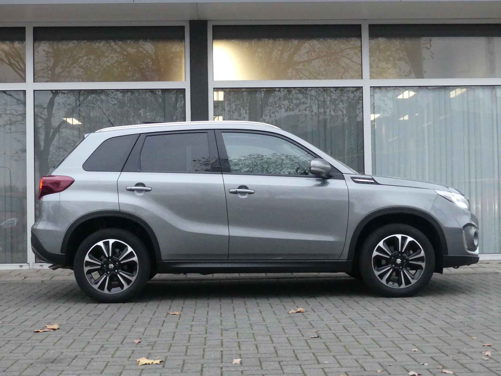 Suzuki Vitara 1.5 Hybrid Style Automaat, Sunroof, Navigatie - 3/33