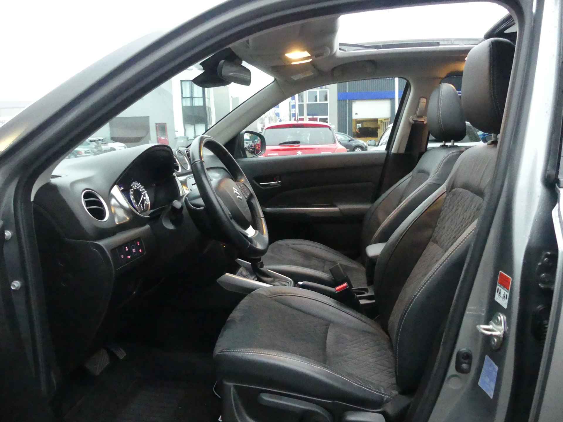 Suzuki Vitara 1.5 Hybrid Style Automaat, Sunroof, Navigatie - 10/33