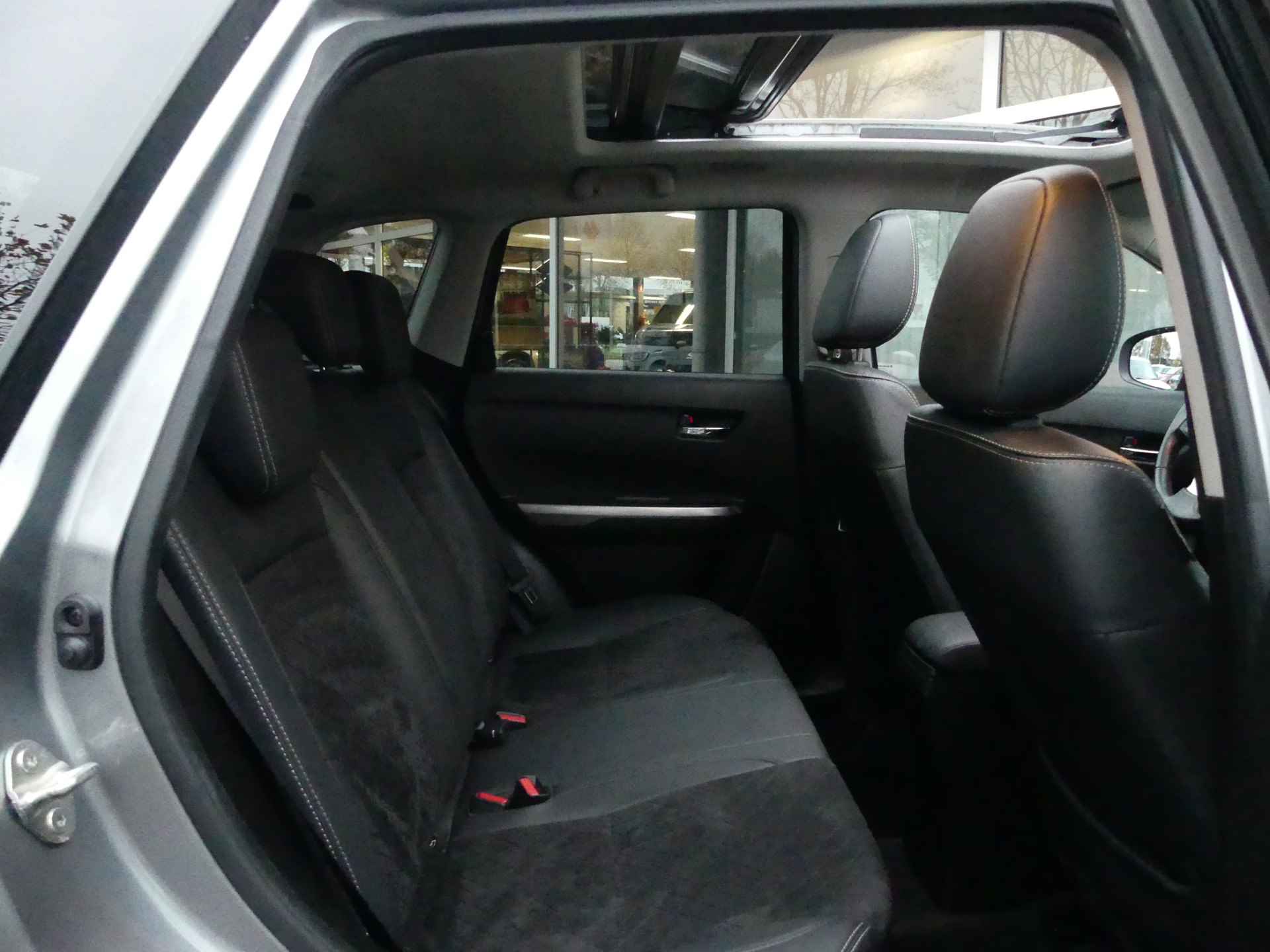 Suzuki Vitara 1.5 Hybrid Style Automaat, Sunroof, Navigatie - 29/33