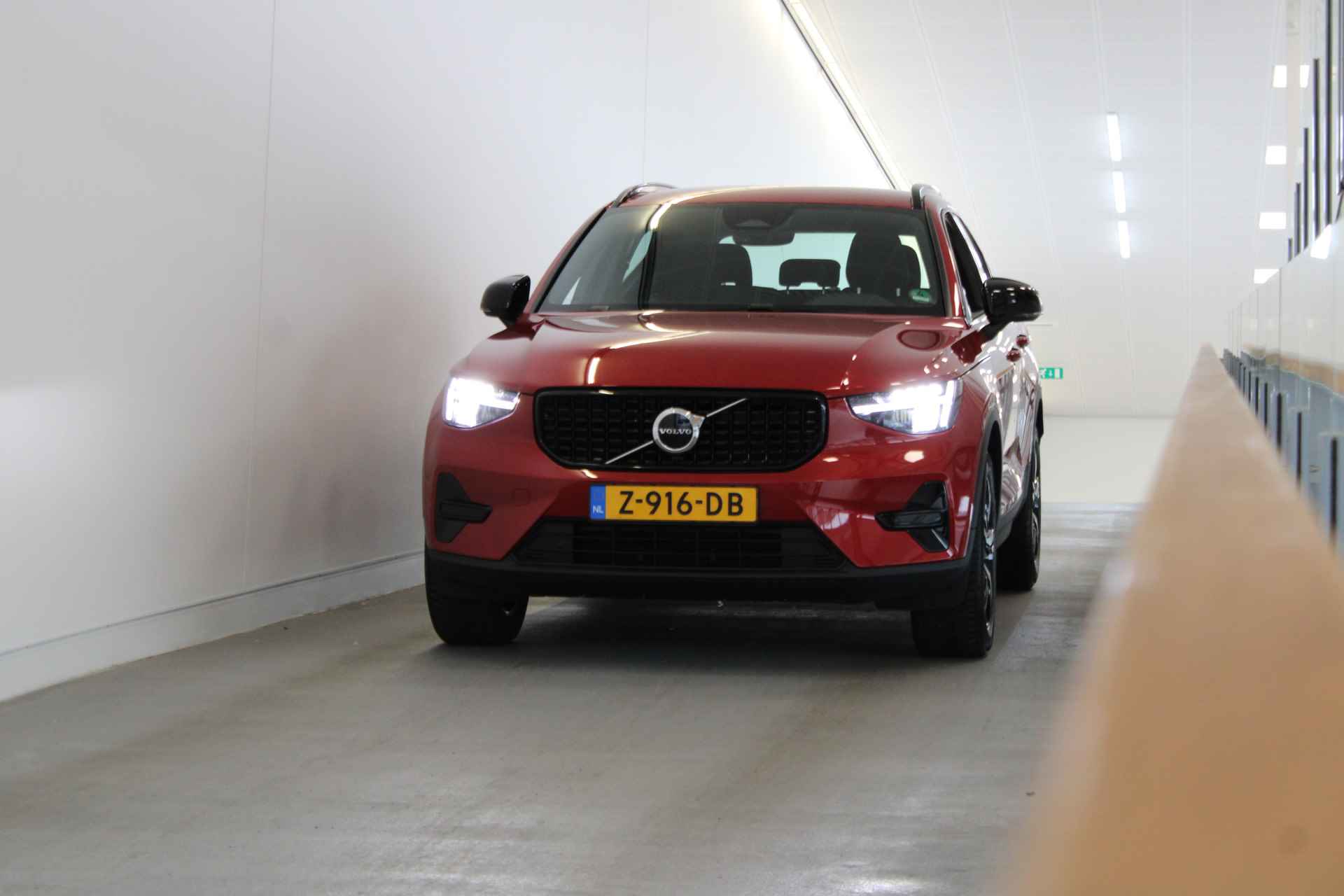 Volvo XC40 B4 200PK Plus Dark | Trekhaak | Blis | Elektrisch Stoelen | HK Audio | Verwarmbare voorruit - 54/54