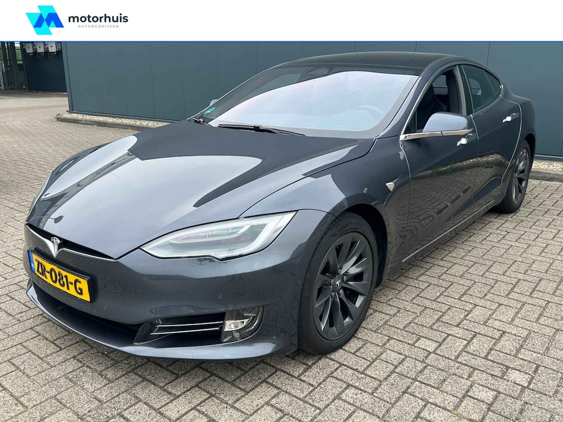 Tesla Model S Standard Range AWD - 1/4