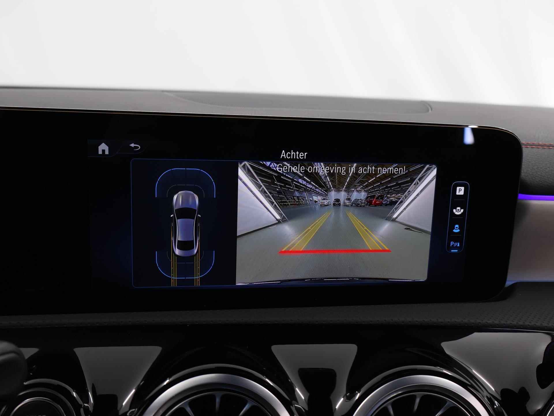 Mercedes-Benz CLA-klasse Coupé 180 AMG NIGHT | Panoramadak | Sfeerverlichting | Achteruitrijcamera | Stoelverwarming | DAB+ Radio | Pananorama-schuifdak | High-performance LED | - 15/43
