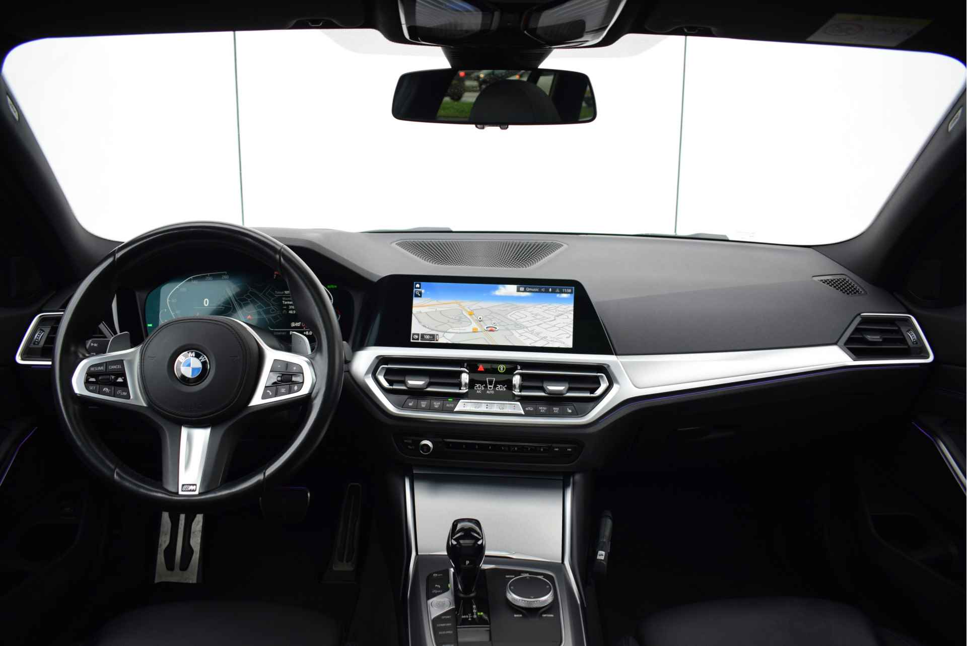 BMW 3 Serie Touring 320i Executive M Sport Automaat / Panoramadak / Sportstoelen / Active Cruise Control / Head-Up / M Sportonderstel / Live Cockpit Professional - 3/30