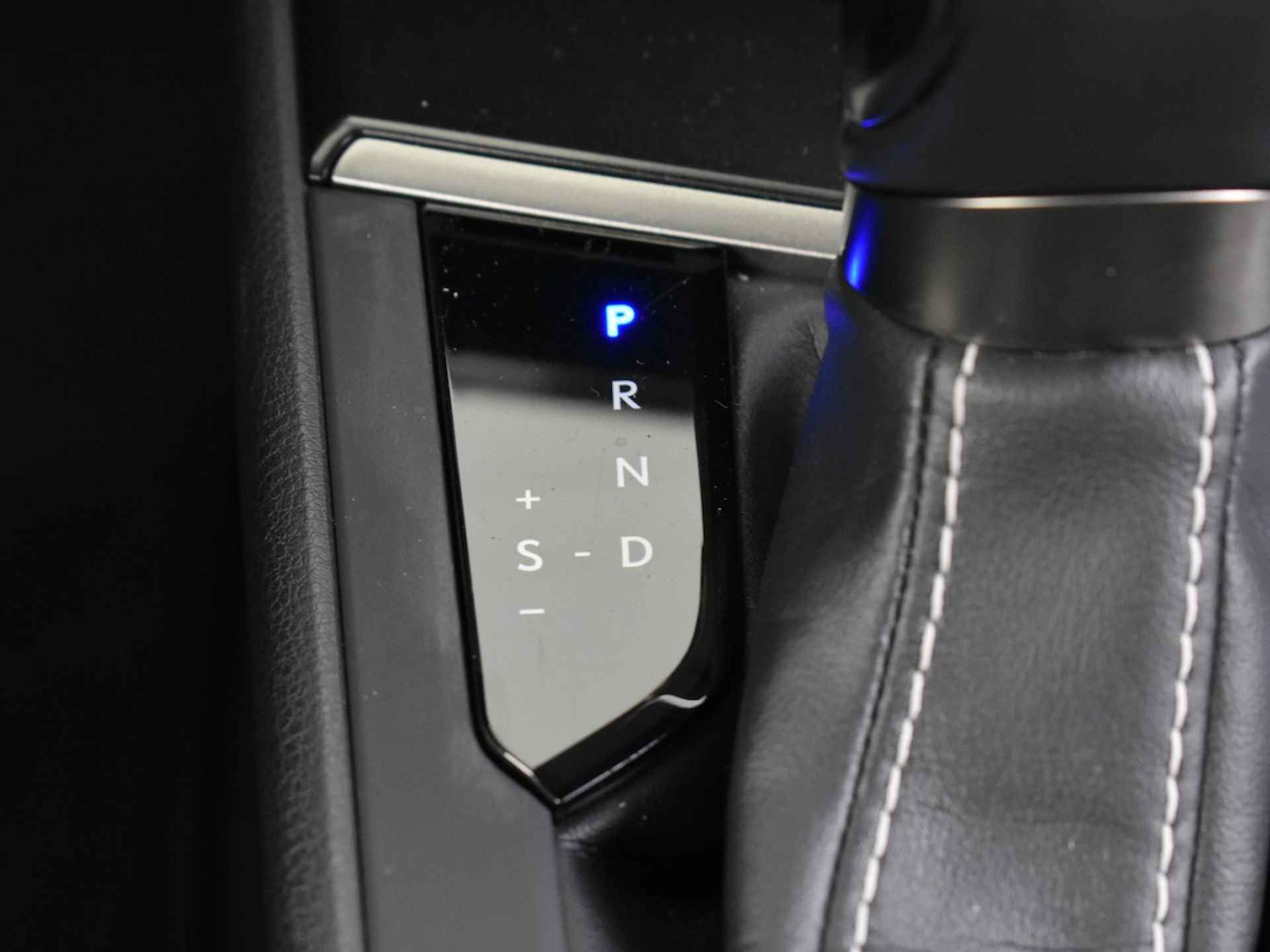 Lexus UX 250h Luxury Line Limited | Navi | Stuur- & stoelverwarming | PDC - 24/33