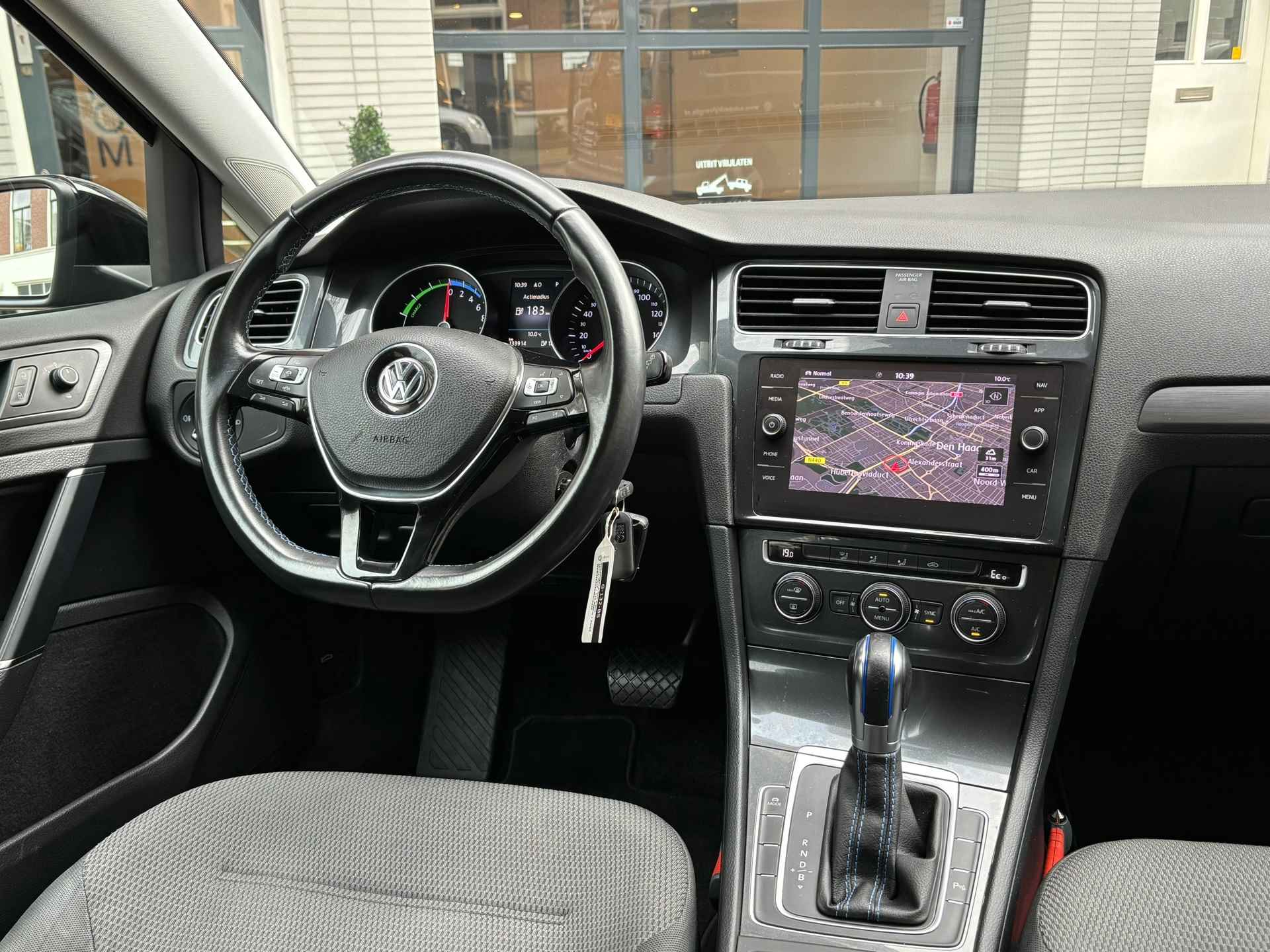 Volkswagen E-Golf | AUTOMAAT | NAVIGATIE | LED | ADAPT CRUISE CONTROL | AppleCarPlay |LMV 17 | EERSTE EIGENAAR | - 4/42