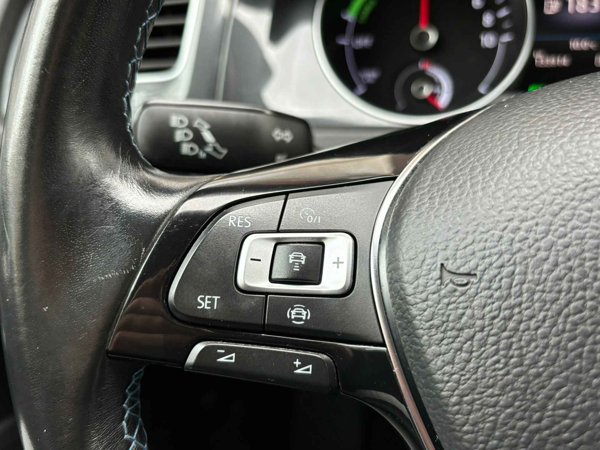 Volkswagen E-Golf | AUTOMAAT | NAVIGATIE | LED | ADAPT CRUISE CONTROL | AppleCarPlay |LMV 17 | EERSTE EIGENAAR | - 16/42