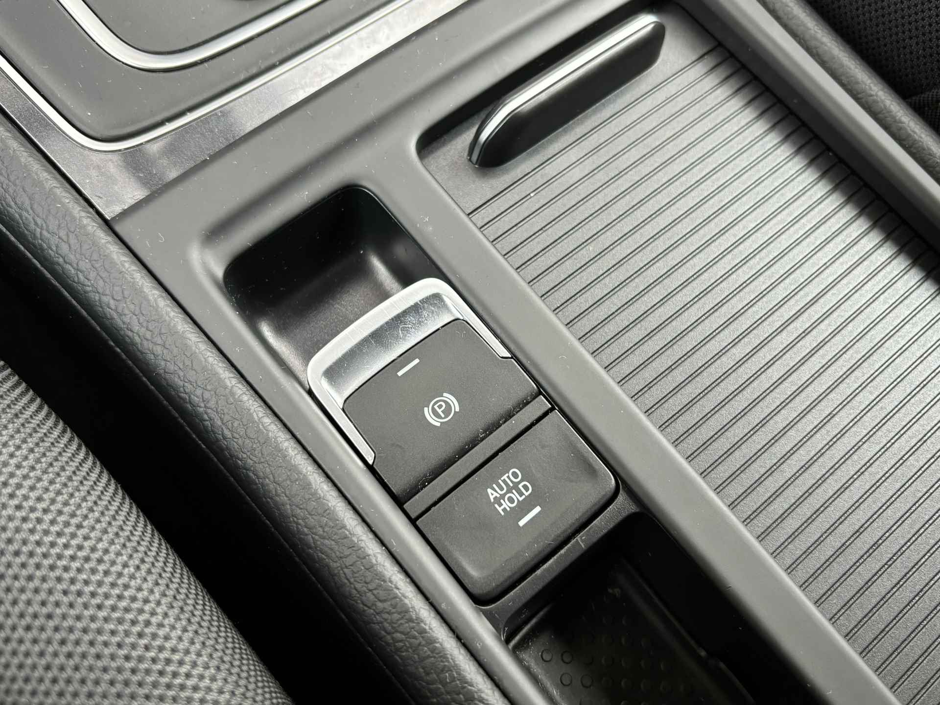 Volkswagen E-Golf | AUTOMAAT | NAVIGATIE | LED | ADAPT CRUISE CONTROL | AppleCarPlay |LMV 17 | EERSTE EIGENAAR | - 29/42