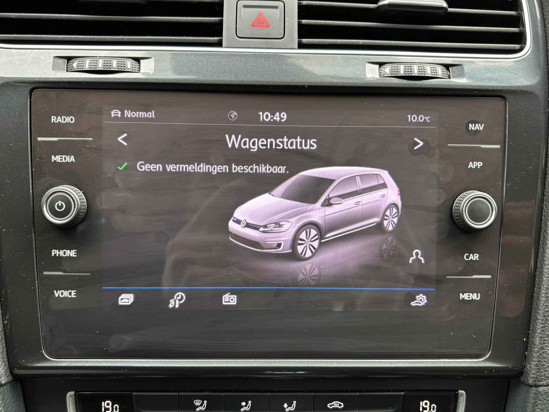 Volkswagen E-Golf | AUTOMAAT | NAVIGATIE | LED | ADAPT CRUISE CONTROL | AppleCarPlay |LMV 17 | EERSTE EIGENAAR | - 35/42