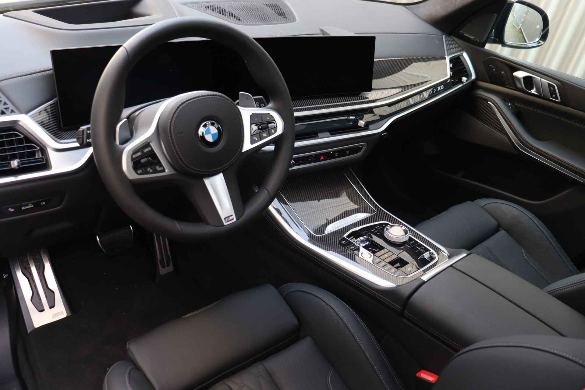 BMW X5 xDrive30d 7p. High Executive M Sport Automaat / Panoramadak / Trekhaak / Massagefunctie / Parking Assistant Professional / Soft-Close / Gesture Control - 21/24