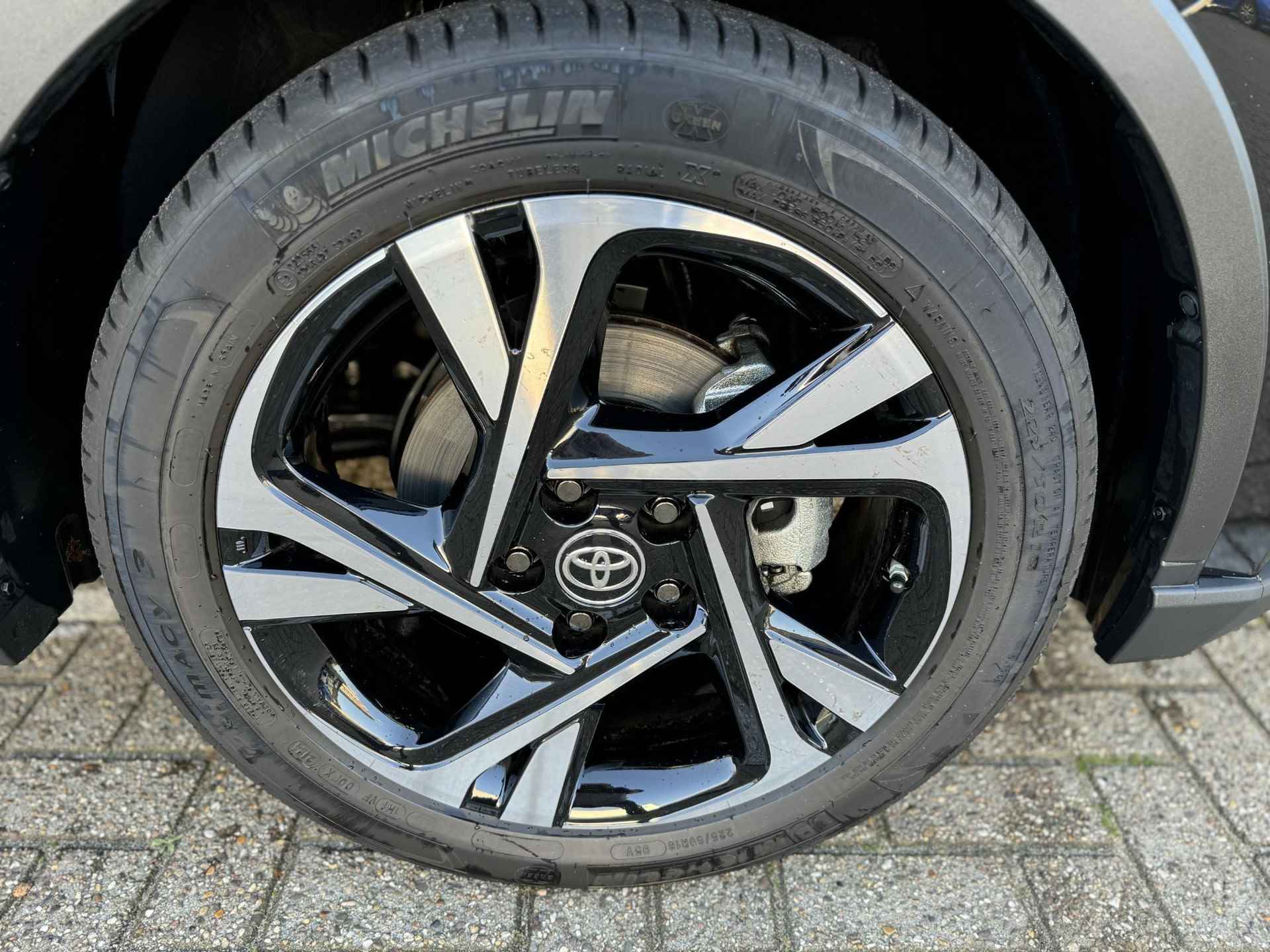 Toyota C-HR 2.0 Hybrid Dynamic - 2/25