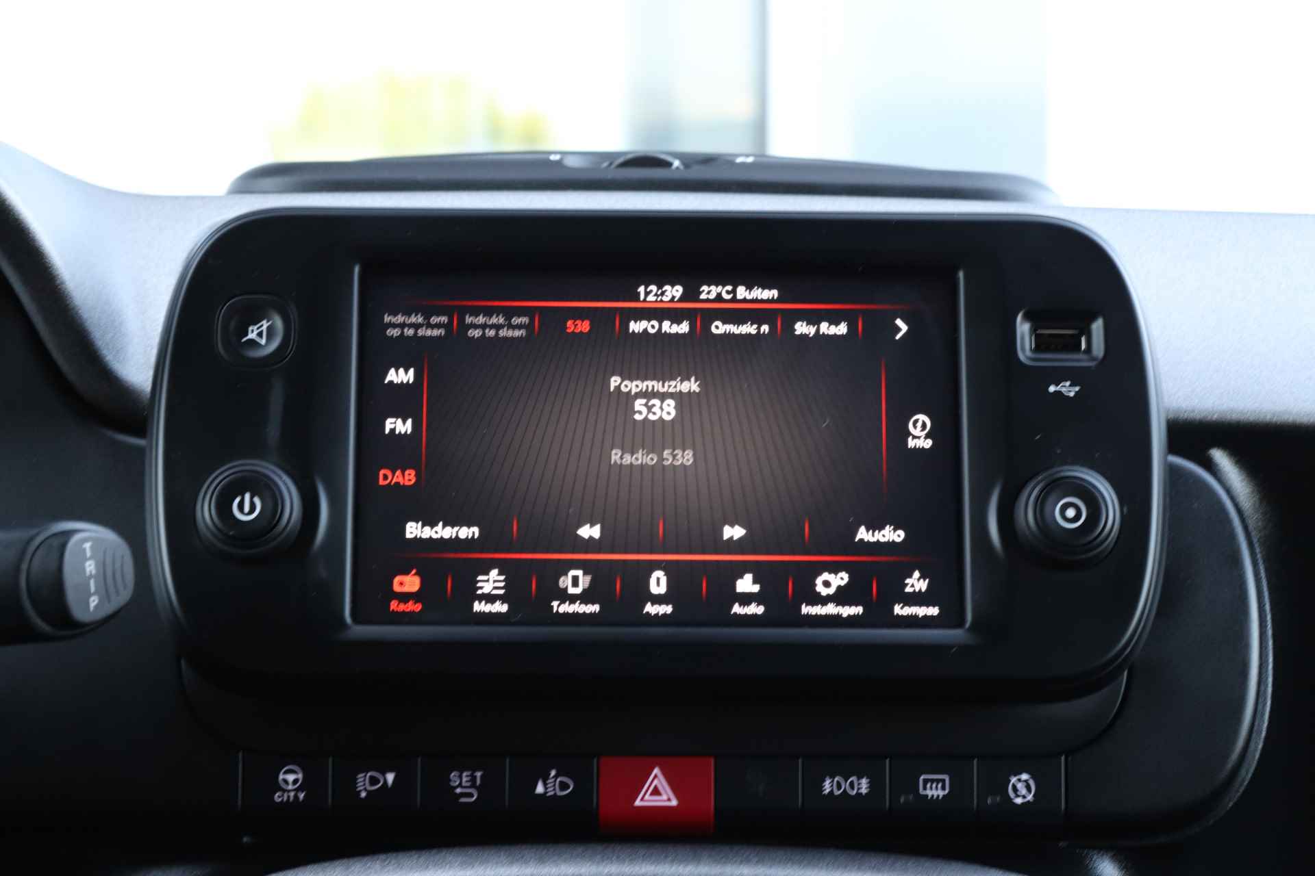 Fiat Panda 1.0 Hybrid 70PK Sport Launch Edition | Sensoren achter | Carplay | Climate control | Getint glas - 12/33