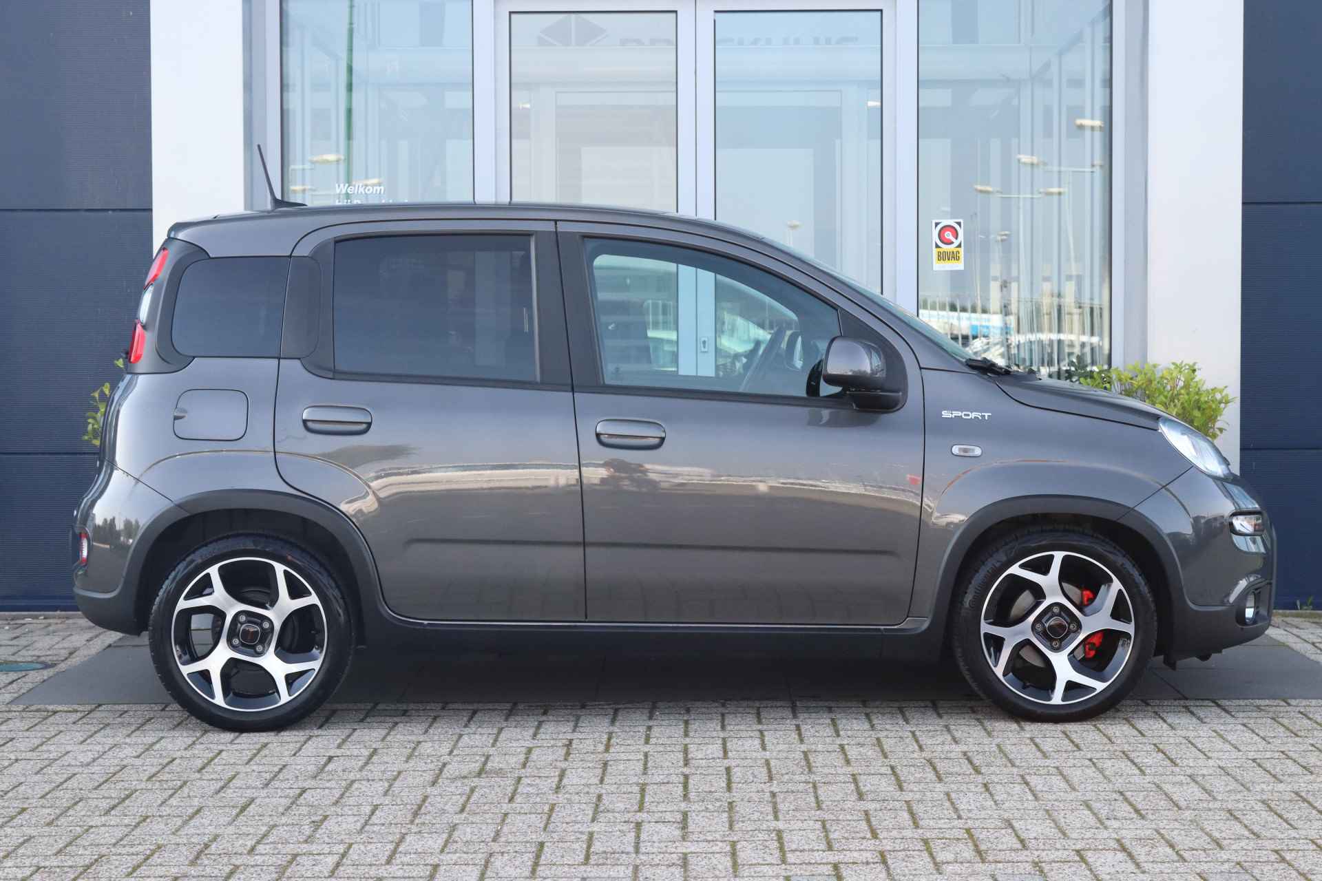 Fiat Panda 1.0 Hybrid 70PK Sport Launch Edition | Sensoren achter | Carplay | Climate control | Getint glas - 21/33