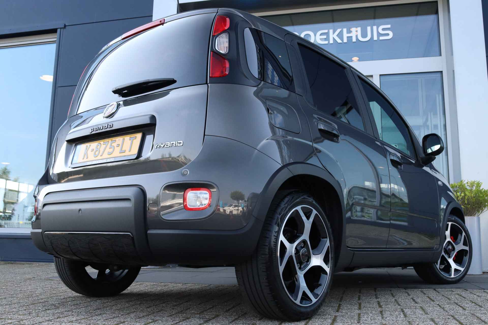 Fiat Panda 1.0 Hybrid 70PK Sport Launch Edition | Sensoren achter | Carplay | Climate control | Getint glas - 23/33