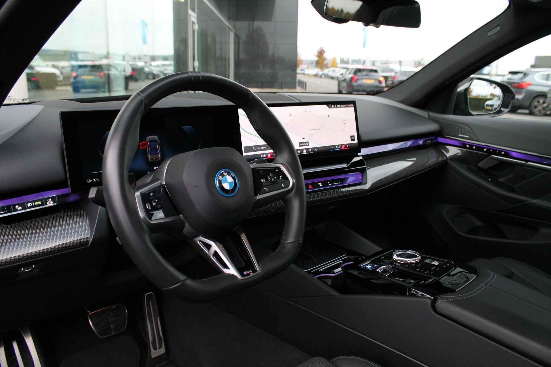 BMW i5 eDrive40 M Sport 84 kWh / Panoramadak / Adaptief onderstel professional / Trekhaak / Parking Assistant Professional / Stoelventilatie / Adaptieve LED - 9/37