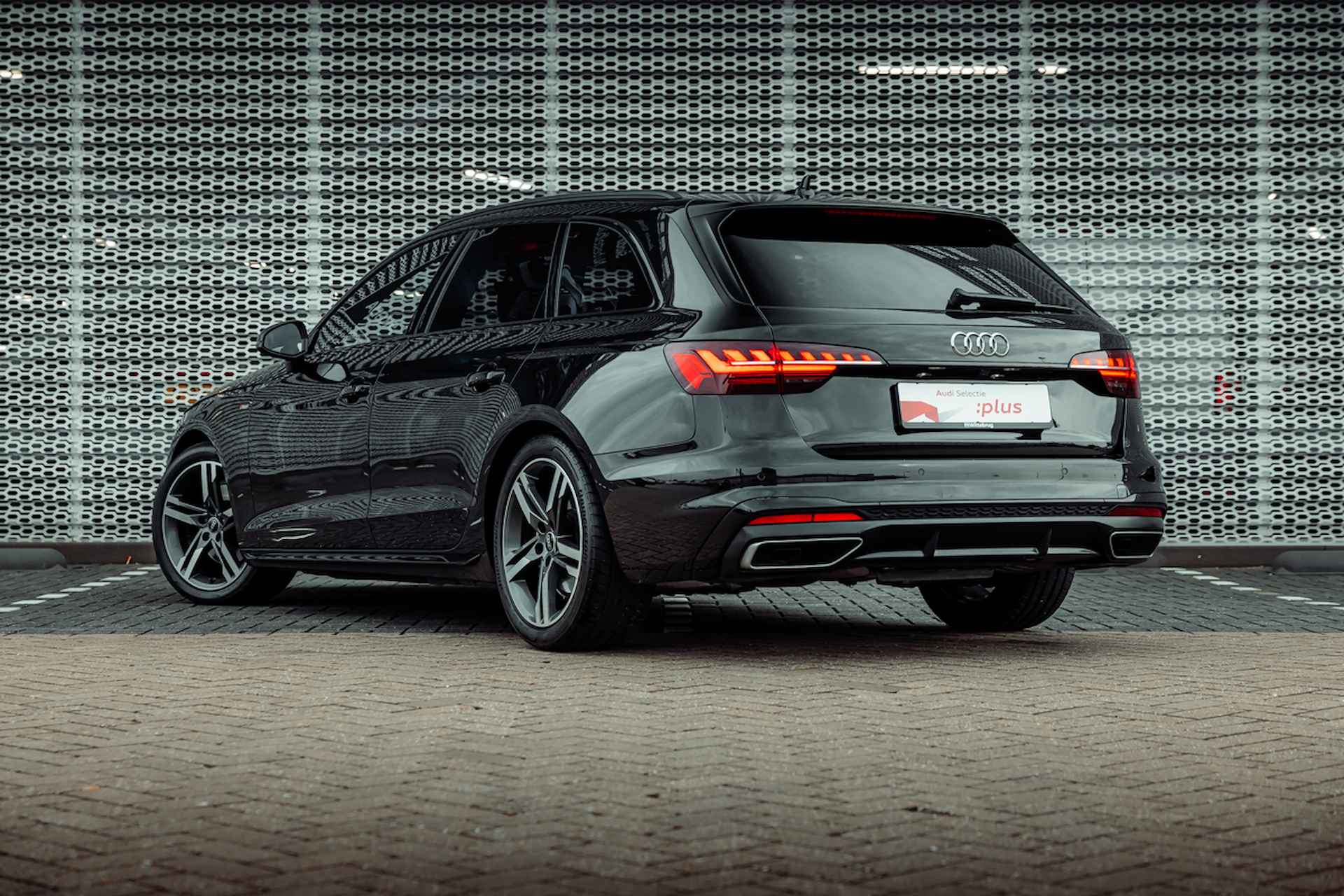 Audi A4 Avant 35 TFSI 150pk s-tronic S edition Competition - 5/33