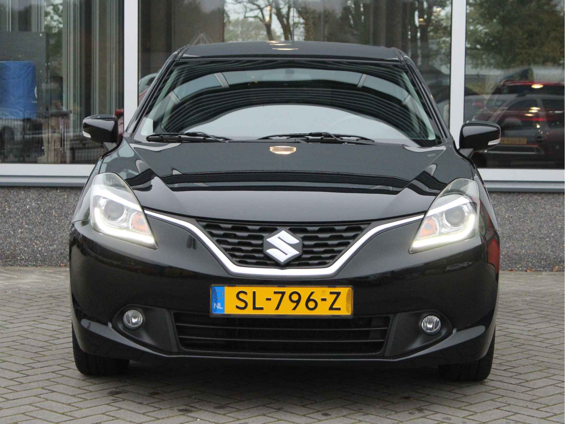 Suzuki Baleno 1.2 High Executive Automaat Adaptieve Cruise en Climate Control, Navigatie, Stoelverwarming, Keyless Go - 10/37