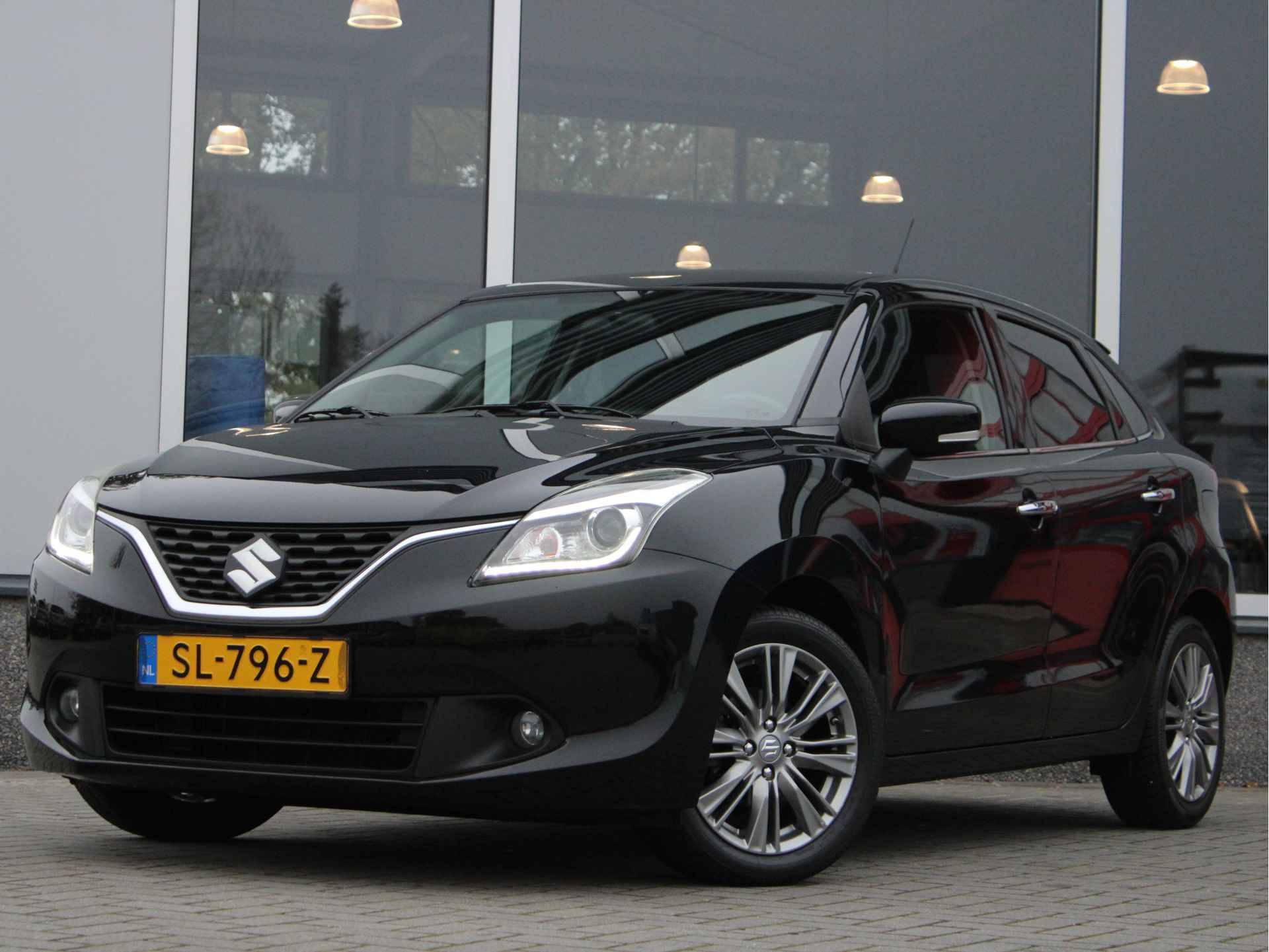 Suzuki Baleno 1.2 High Executive Automaat Adaptieve Cruise en Climate Control, Navigatie, Stoelverwarming, Keyless Go - 11/37