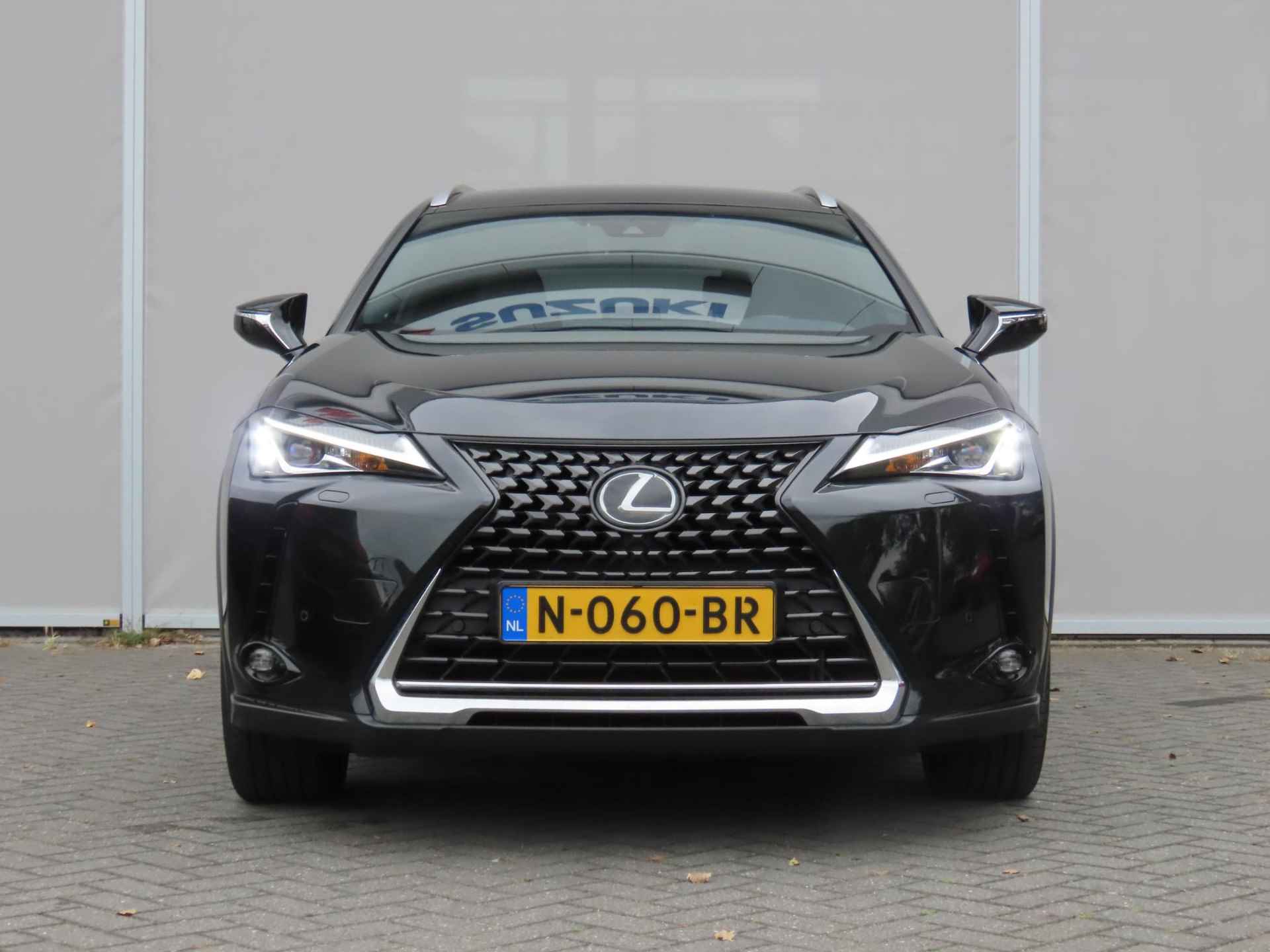 Lexus UX Preference Line | 10 jr garantie* | BTW auto | Carplay / Android auto | Camera |  Dodehoekdectie | - 2/32