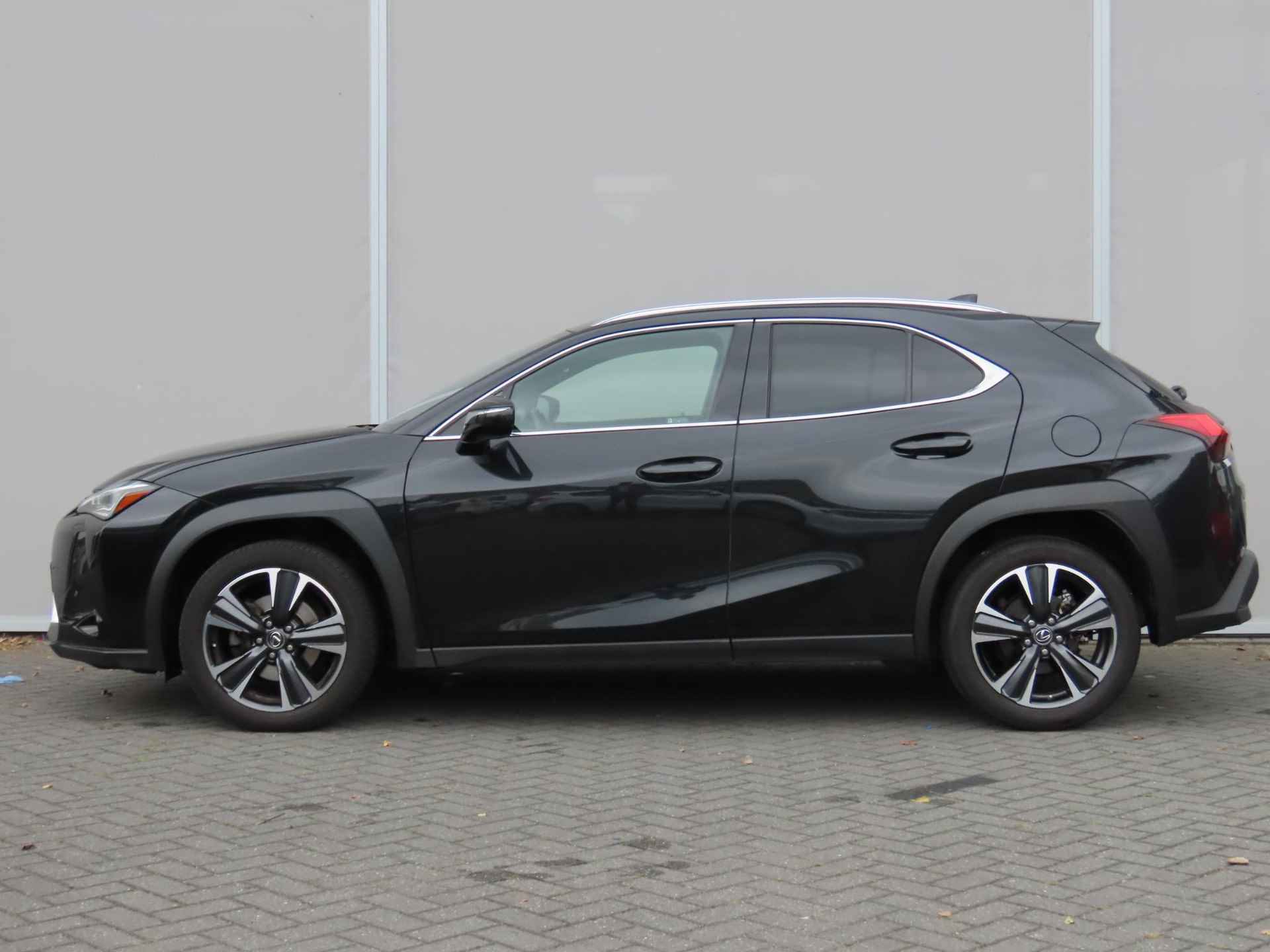 Lexus UX Preference Line | 10 jr garantie* | BTW auto | Carplay / Android auto | Camera |  Dodehoekdectie | - 3/32