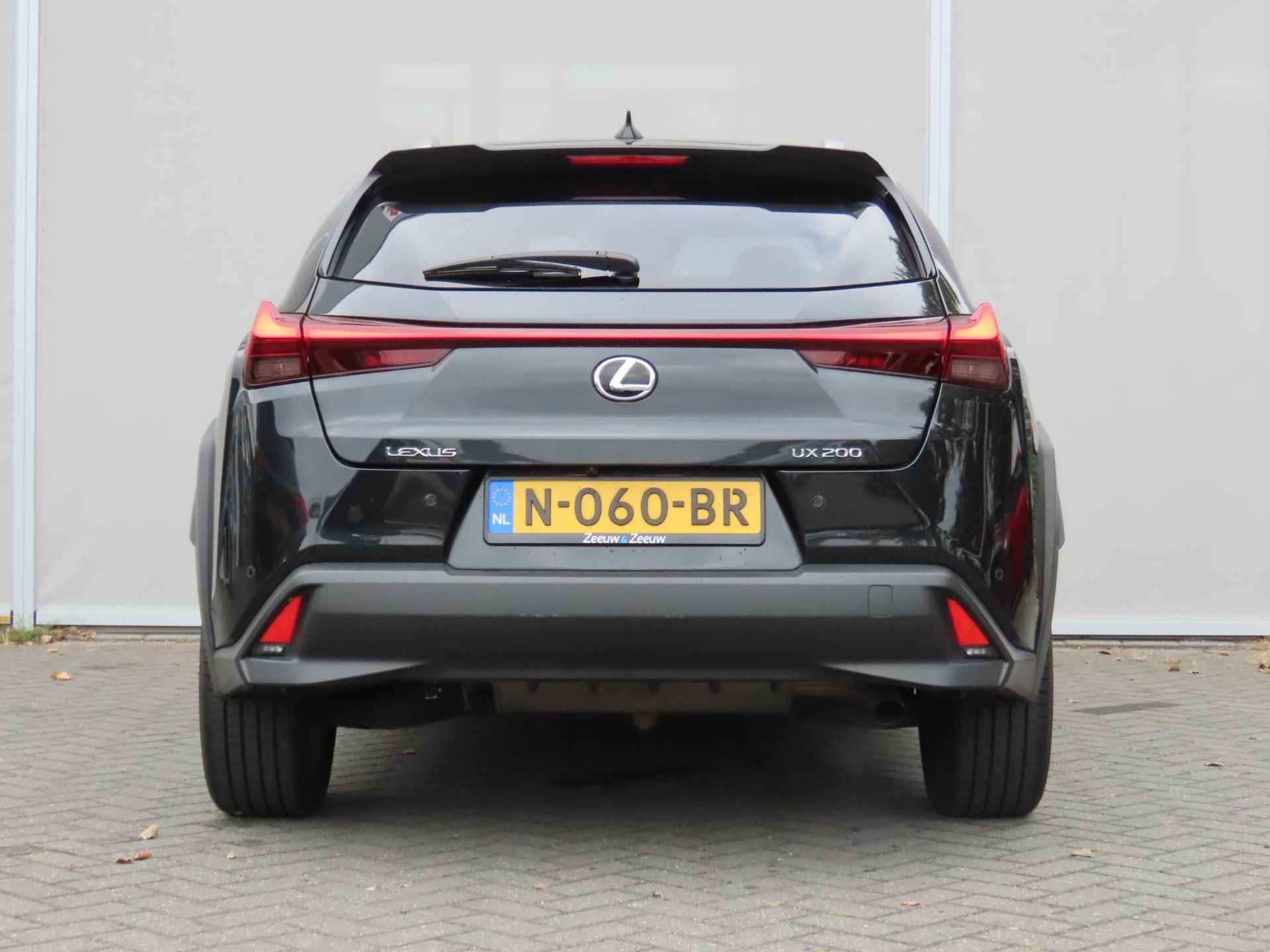 Lexus UX Preference Line | 10 jr garantie* | BTW auto | Carplay / Android auto | Camera |  Dodehoekdectie | - 5/32