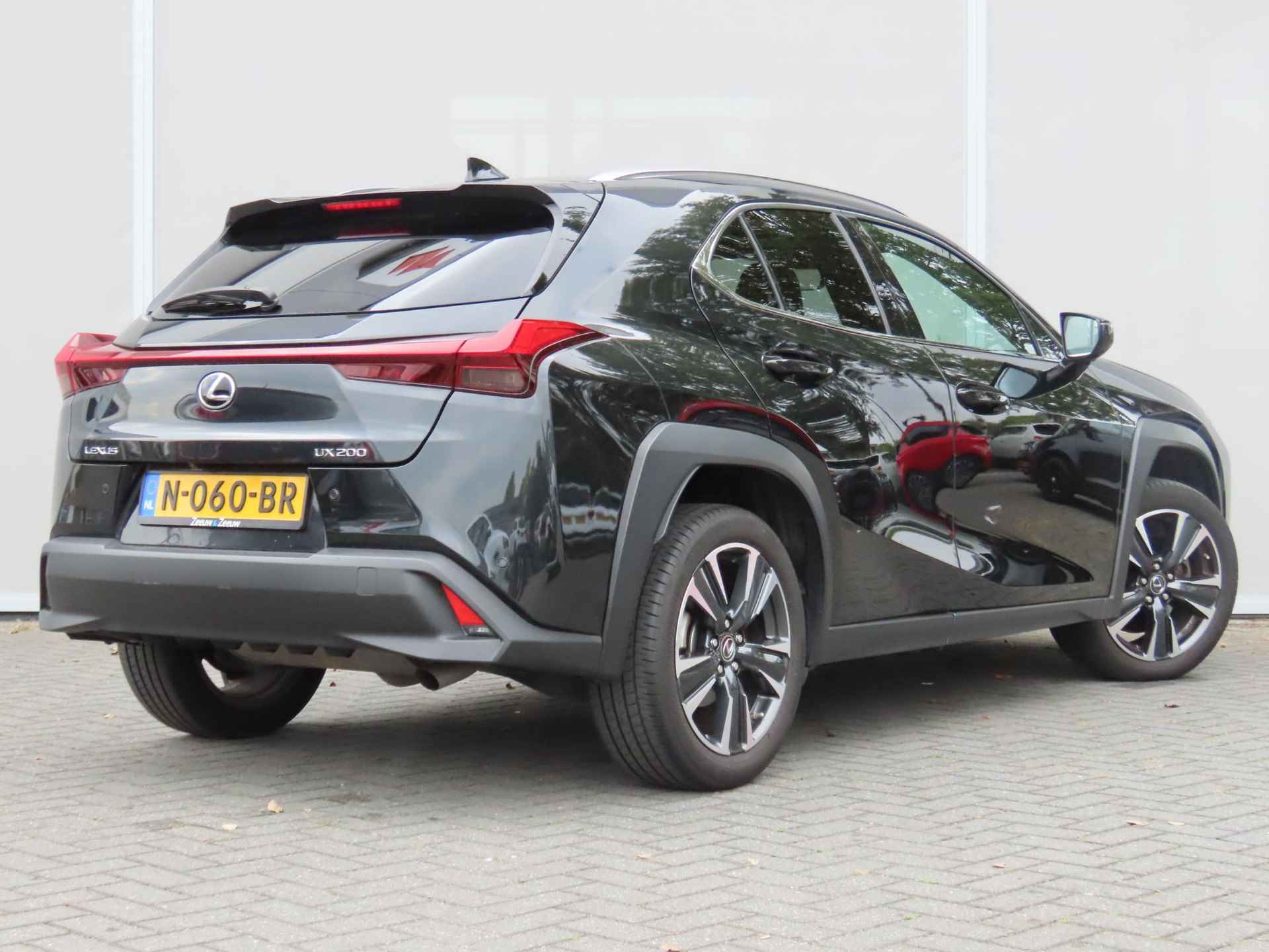 Lexus UX Preference Line | 10 jr garantie* | BTW auto | Carplay / Android auto | Camera |  Dodehoekdectie | - 6/32