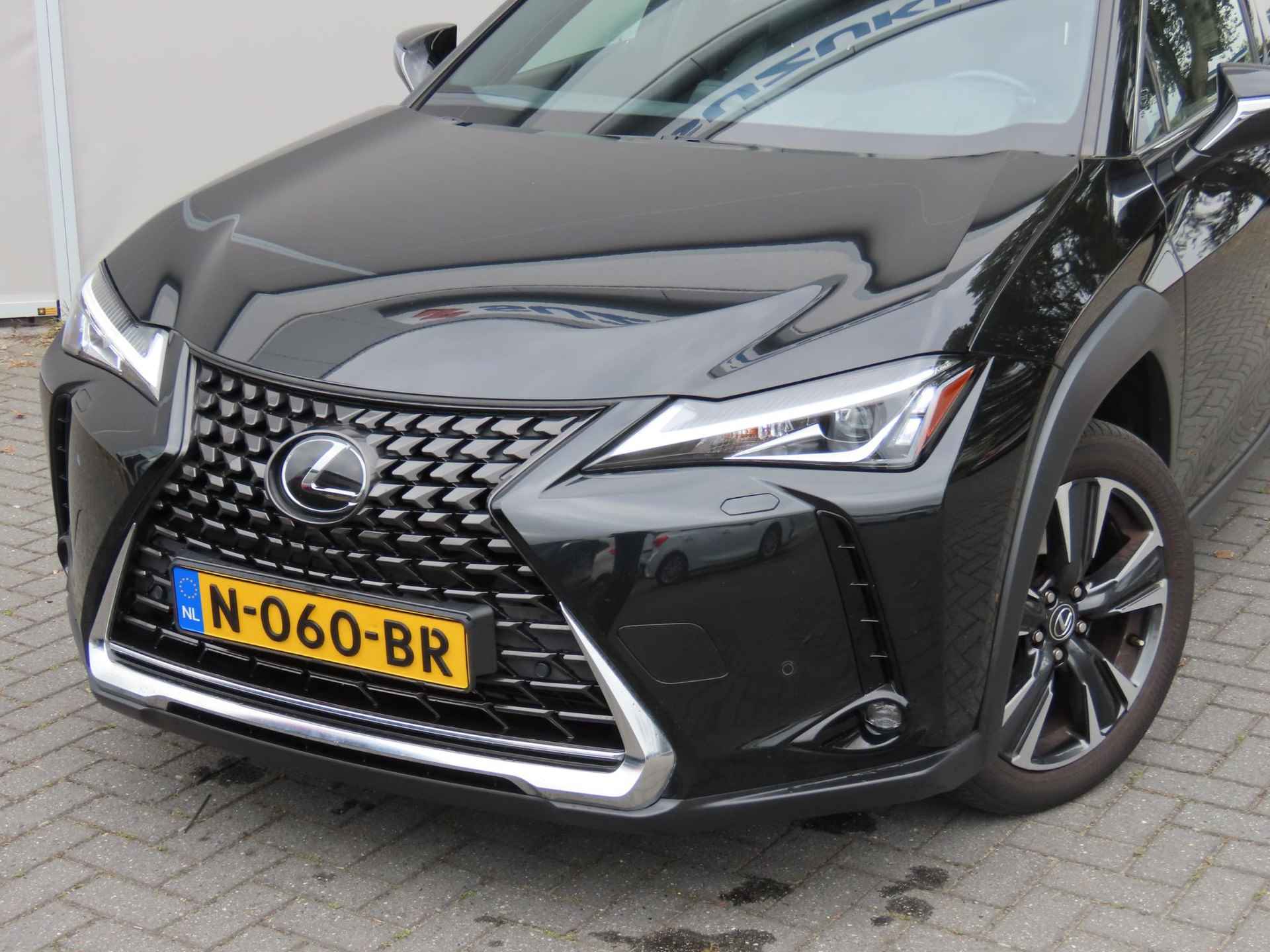 Lexus UX Preference Line | 10 jr garantie* | BTW auto | Carplay / Android auto | Camera |  Dodehoekdectie | - 7/32