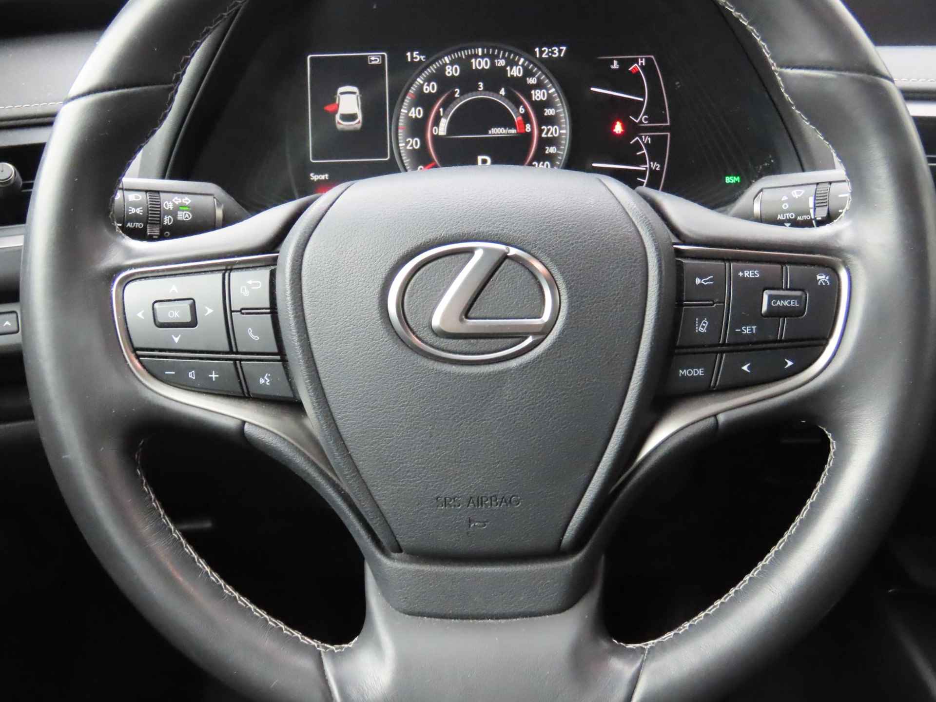 Lexus UX Preference Line | 10 jr garantie* | BTW auto | Carplay / Android auto | Camera |  Dodehoekdectie | - 13/32