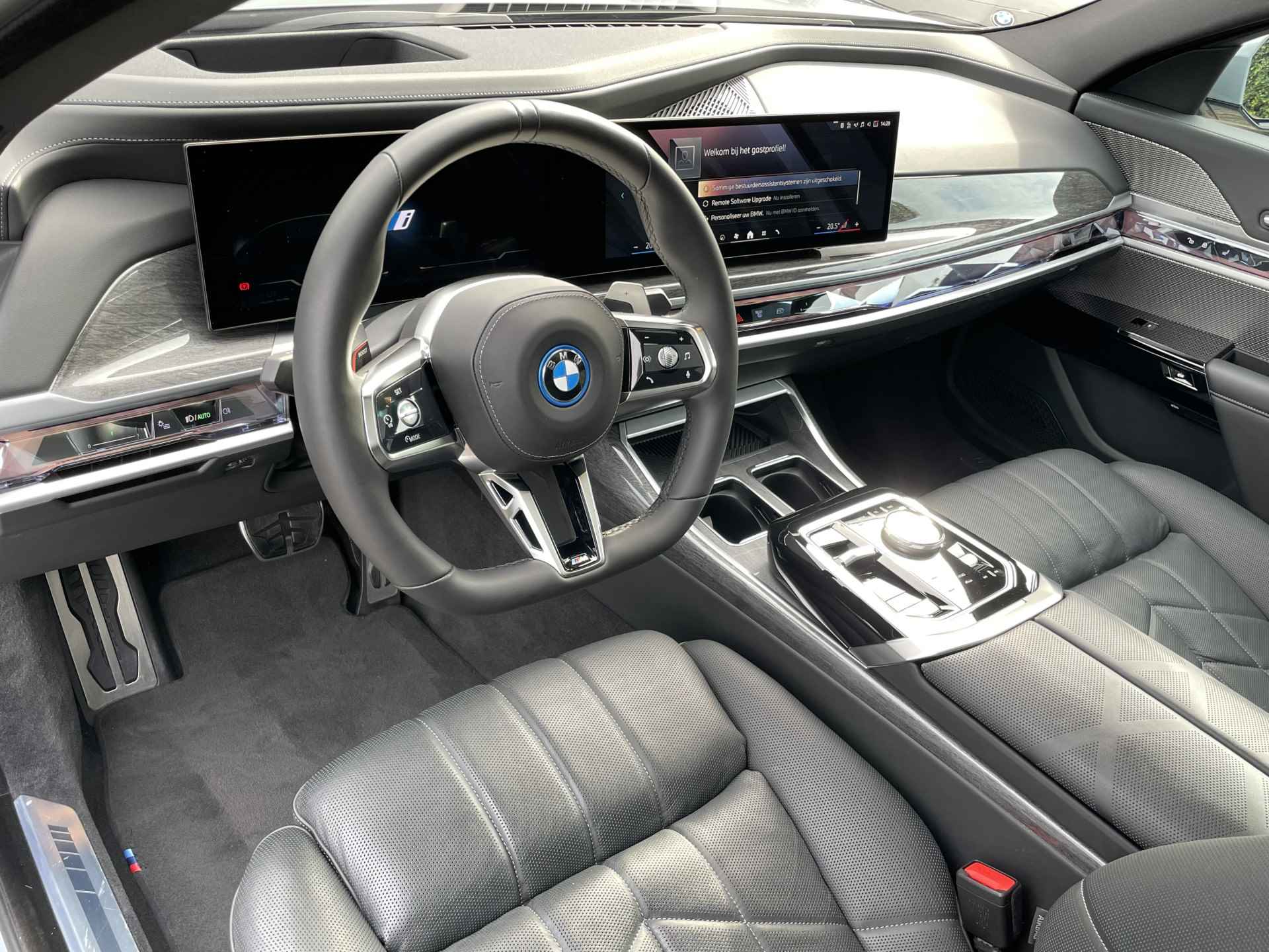 BMW 7 Serie 750e xDrive M-Sport Pro | Theatre screen achter | Trekhaak | Merino leder | 4x stoelverw. + massage + koeling - 12/40