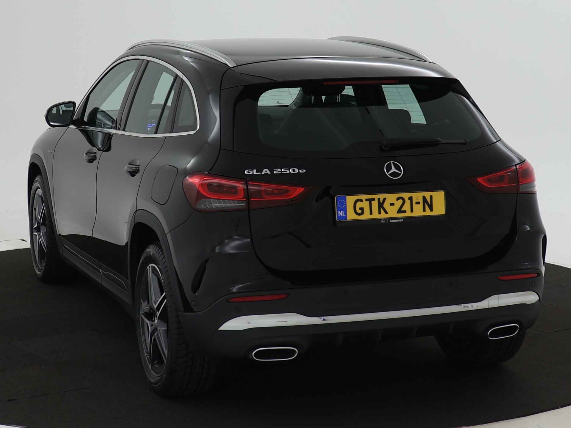 Mercedes-Benz GLA 250 e AMG Sportpakket | Burmester Audio | Augmented Reality | Multibeam LED | Apple CarPlay | Stoelverwarming | Inclusief 24 maanden MB Certified garantie voor Europa. - 17/44