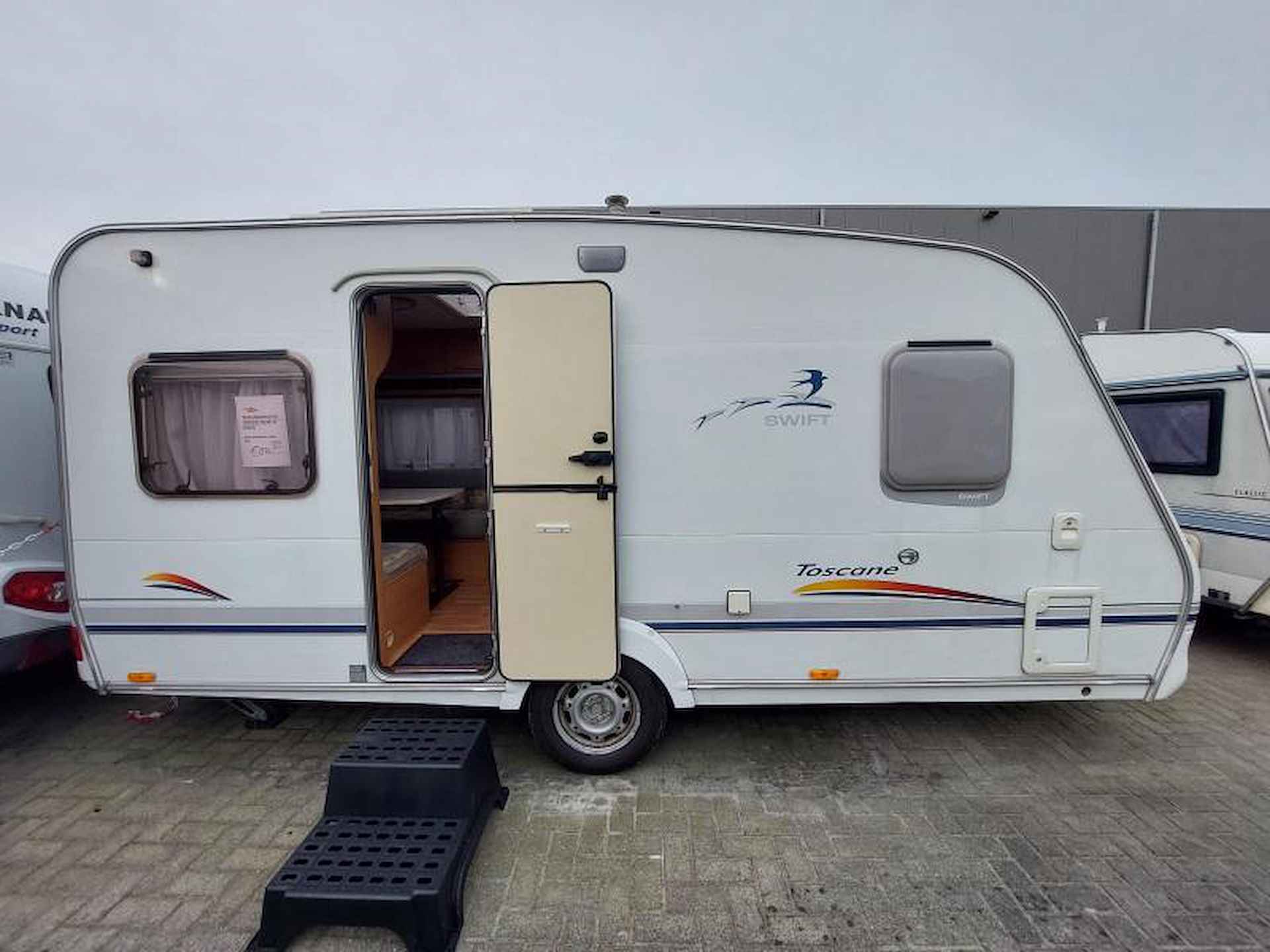 Swift Toscane 450 TF 2004 Voortent/Fietsenrek - 3/16