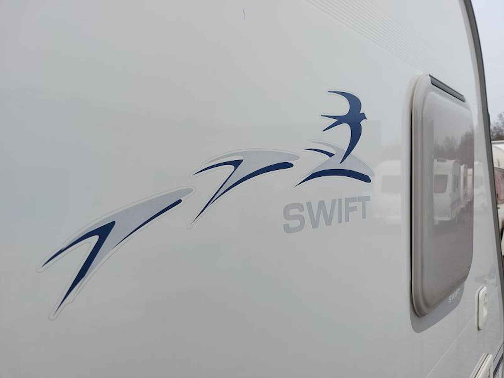 Swift Toscane 450 TF 2004 Voortent/Fietsenrek - 5/16