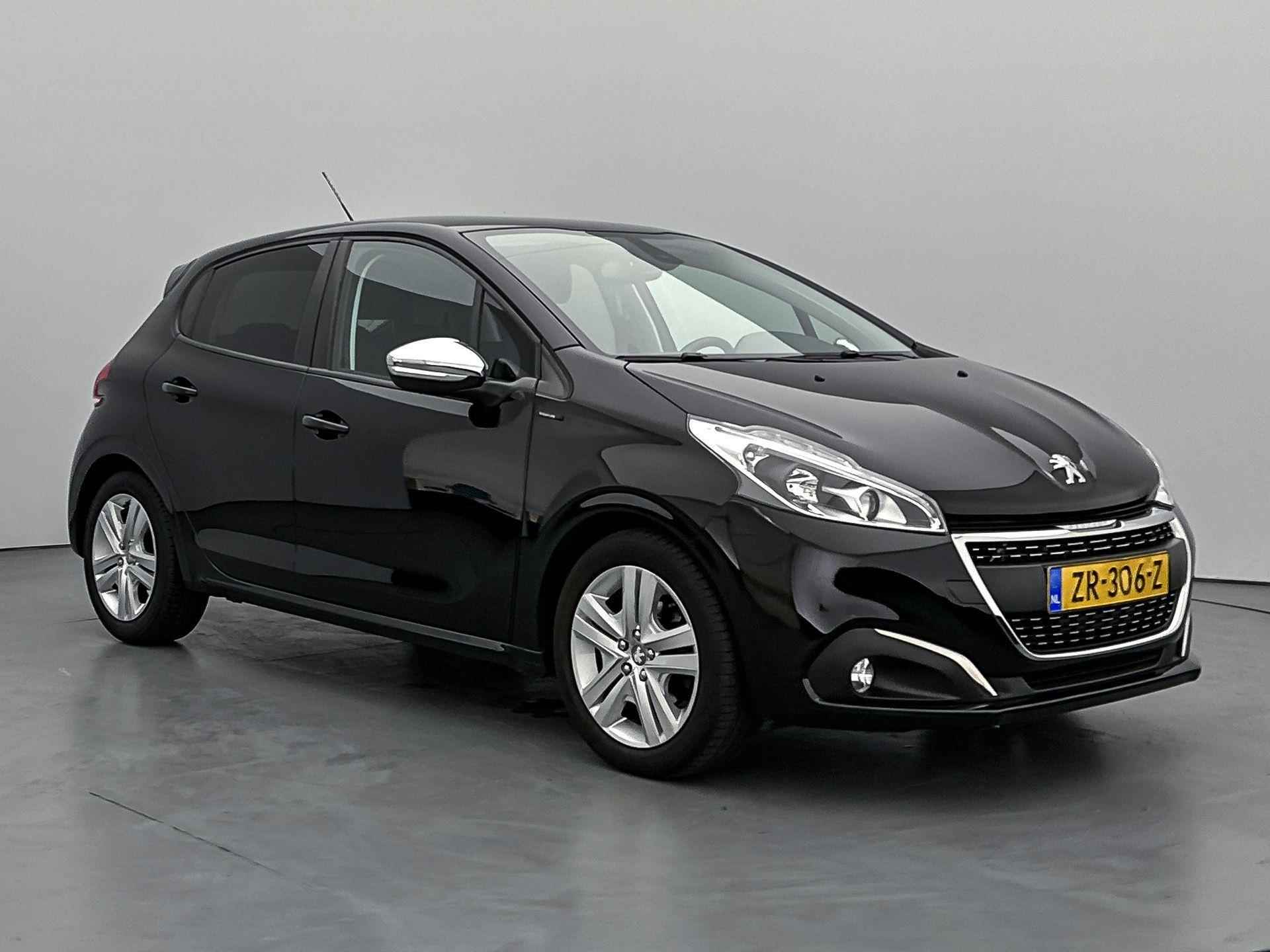 Peugeot 208 Signature 110pk Automaat | Navigatie | Airco | Parkeersensoren | Cruise Control | Apple Carplay / Android Auto | Bluetooth | DAB+ radio | Armsteun | Regensensor | Donker getint glas | Elektrisch inklapbare spiegels | - 3/30