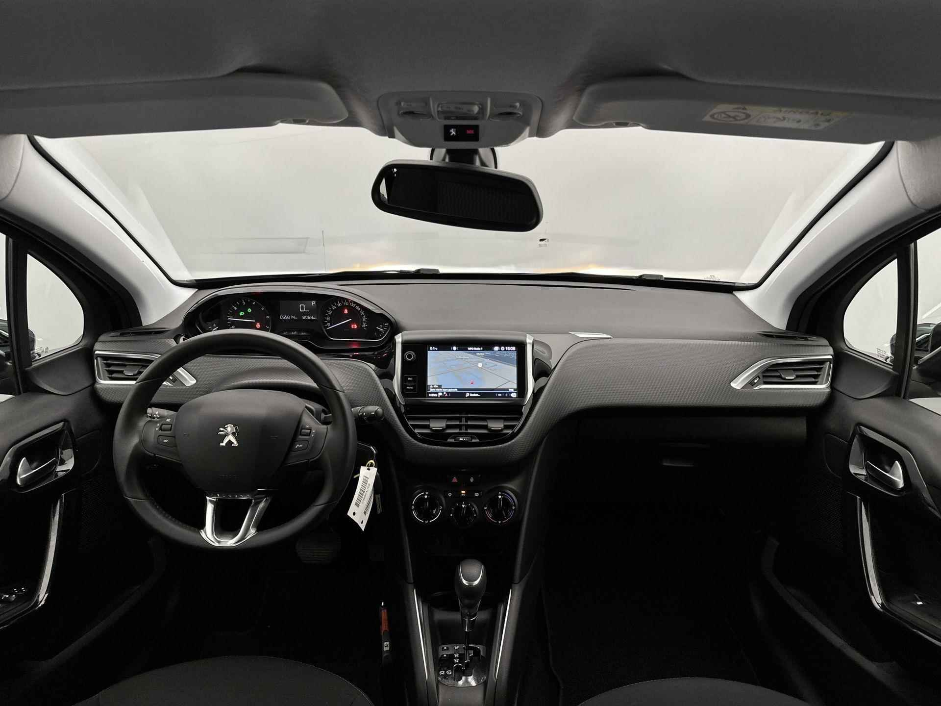 Peugeot 208 Signature 110pk Automaat | Navigatie | Airco | Parkeersensoren | Cruise Control | Apple Carplay / Android Auto | Bluetooth | DAB+ radio | Armsteun | Regensensor | Donker getint glas | Elektrisch inklapbare spiegels | - 13/30