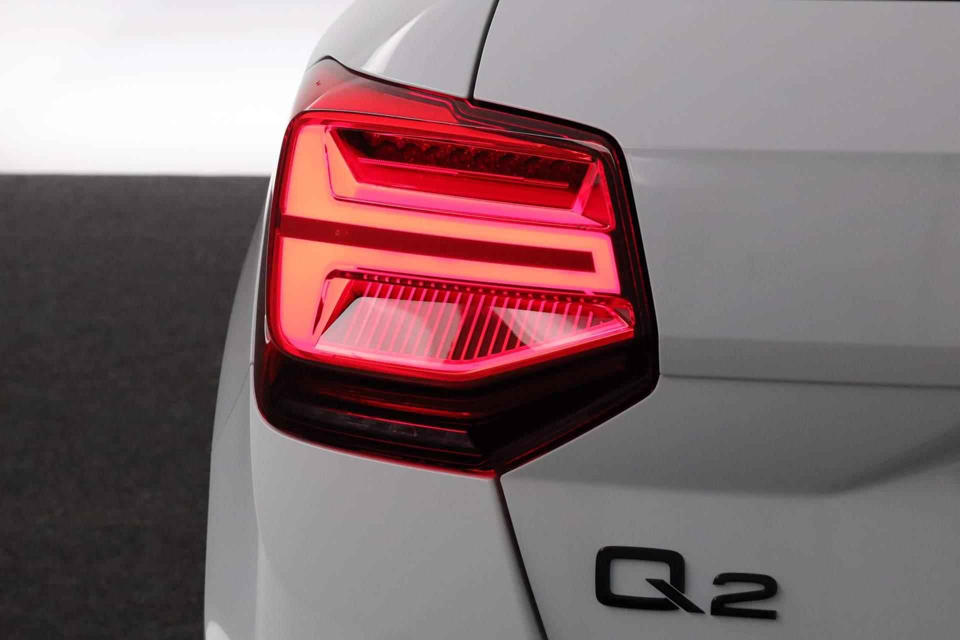 Audi Q2 S Edition 35 TFSI 150 pk | Stoelverwarming voorin | Optiekpakket zwart plus | Assistentiepakket Parking | - 13/40