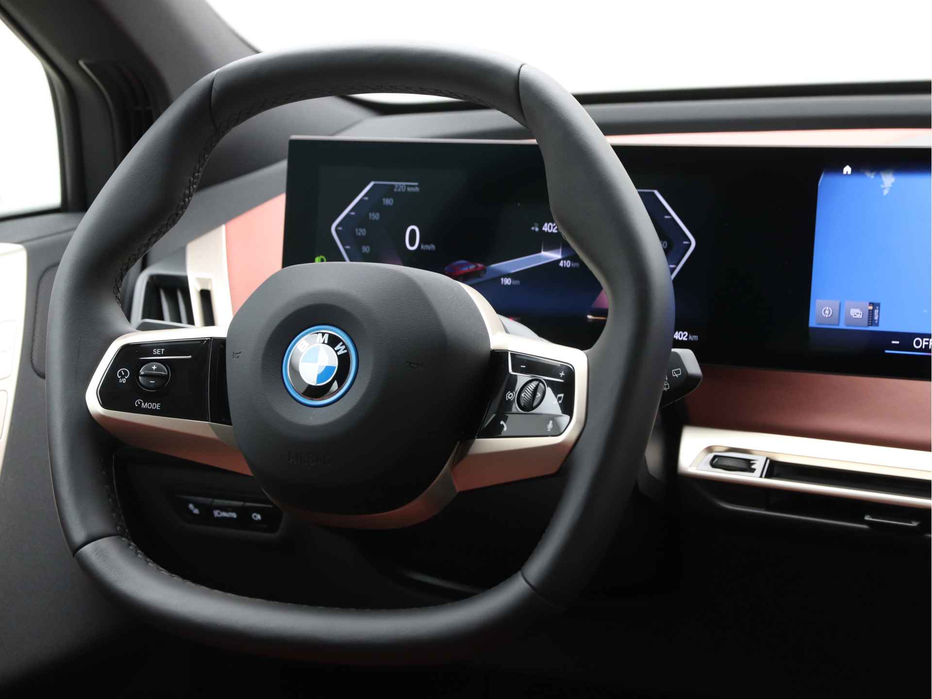 BMW iX xDrive40 High Executive - 3/24