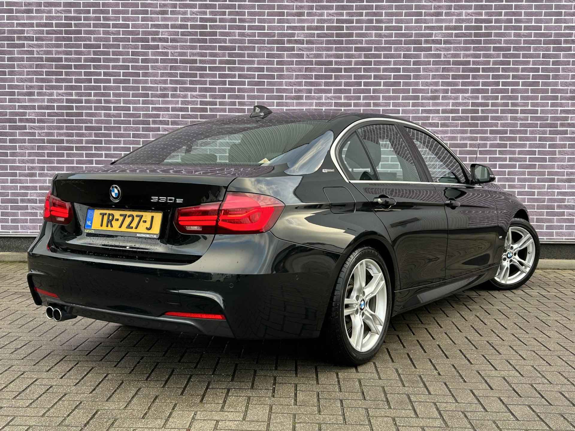 BMW 3-serie 330e Edition M Sport Shadow Executive | Cruise Control | Navigatie | Stoelverwarming | Climate Control | Leder | Parkeersensoren | Achteruitrijcamera | - 7/44