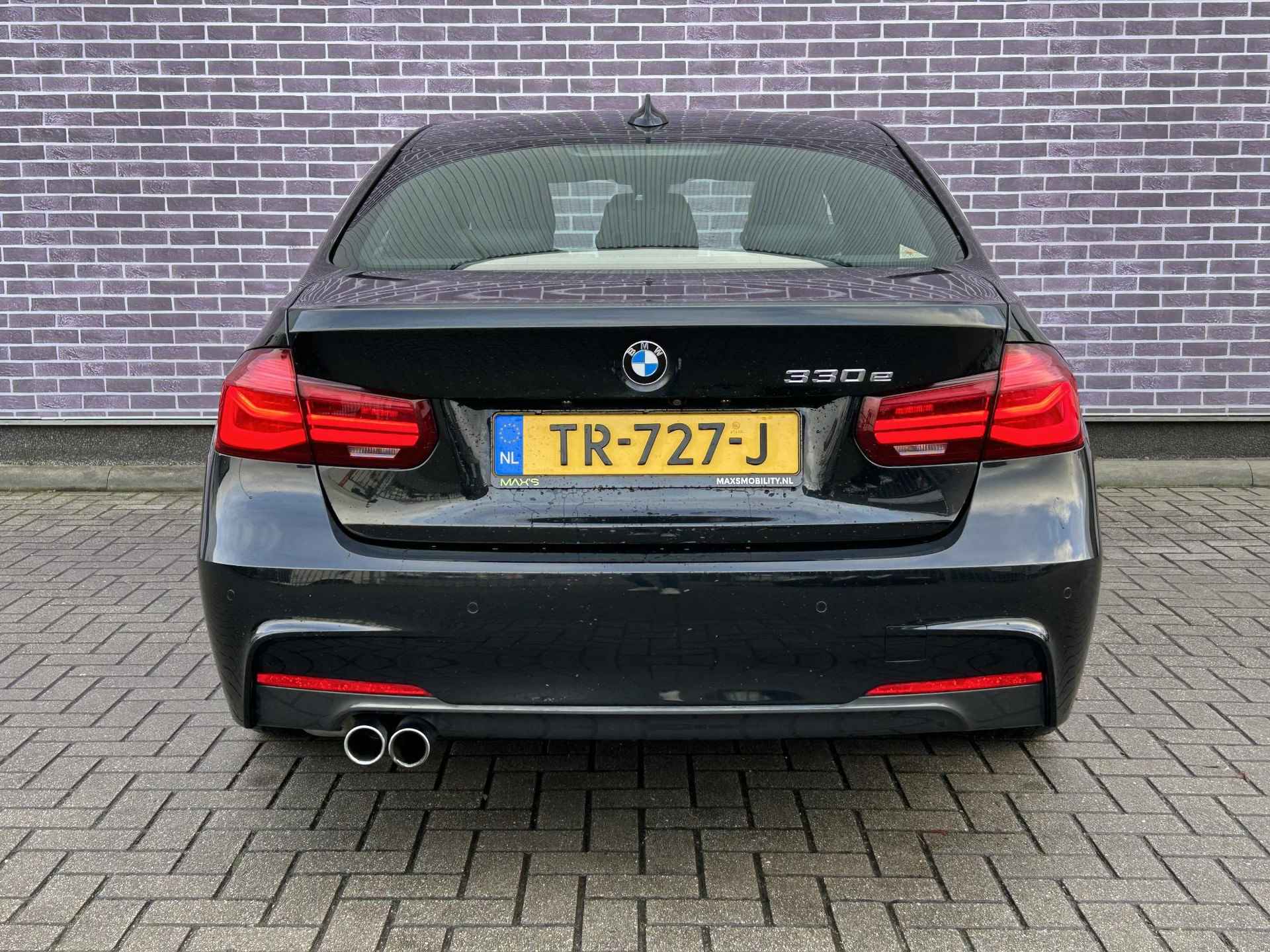 BMW 3-serie 330e Edition M Sport Shadow Executive | Cruise Control | Navigatie | Stoelverwarming | Climate Control | Leder | Parkeersensoren | Achteruitrijcamera | - 10/44