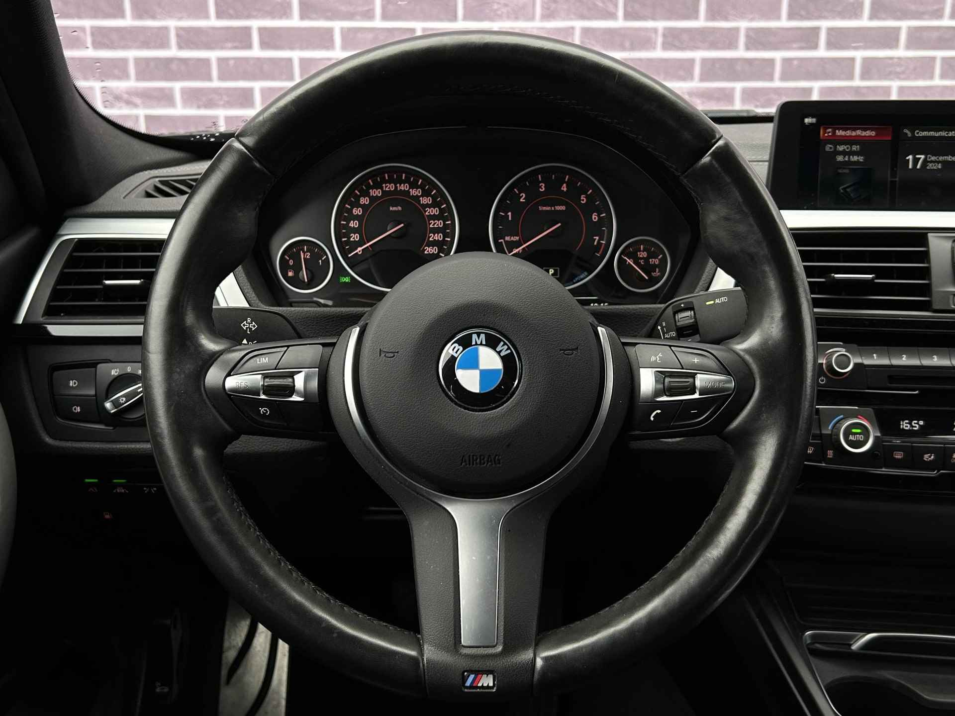 BMW 3-serie 330e Edition M Sport Shadow Executive | Cruise Control | Navigatie | Stoelverwarming | Climate Control | Leder | Parkeersensoren | Achteruitrijcamera | - 16/44