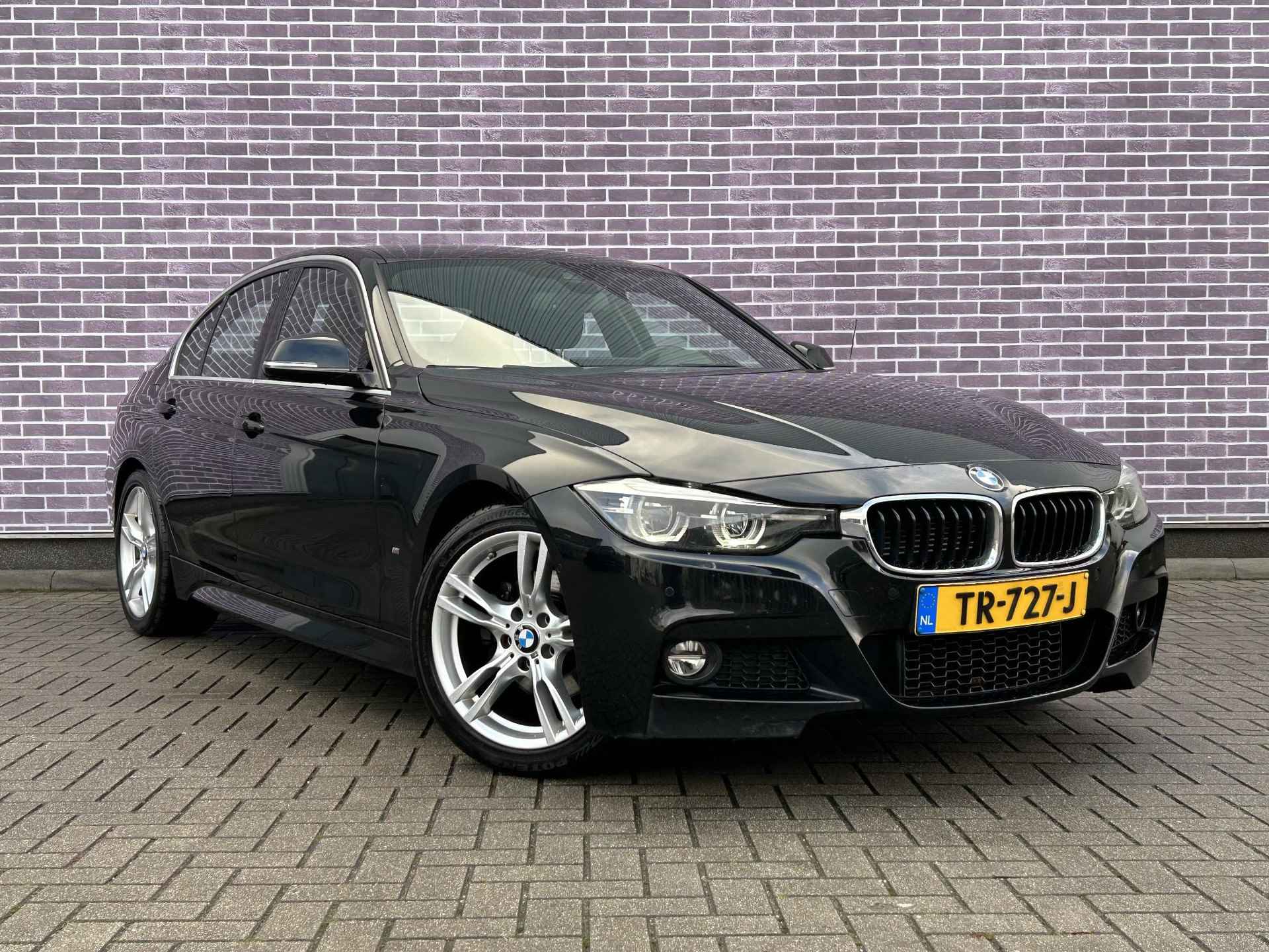 BMW 3-serie 330e Edition M Sport Shadow Executive | Cruise Control | Navigatie | Stoelverwarming | Climate Control | Leder | Parkeersensoren | Achteruitrijcamera | - 22/44