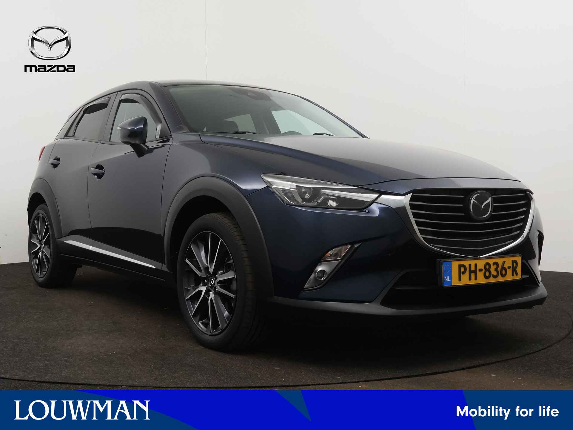 Mazda CX-3 2.0 SkyActiv-G 120 GT-M | Head up Display | Stoel en stuurwiel verwarmd | Dodehoek Ass. | Parkeersensoren acher | LM velgen | Navigatie | Camera |