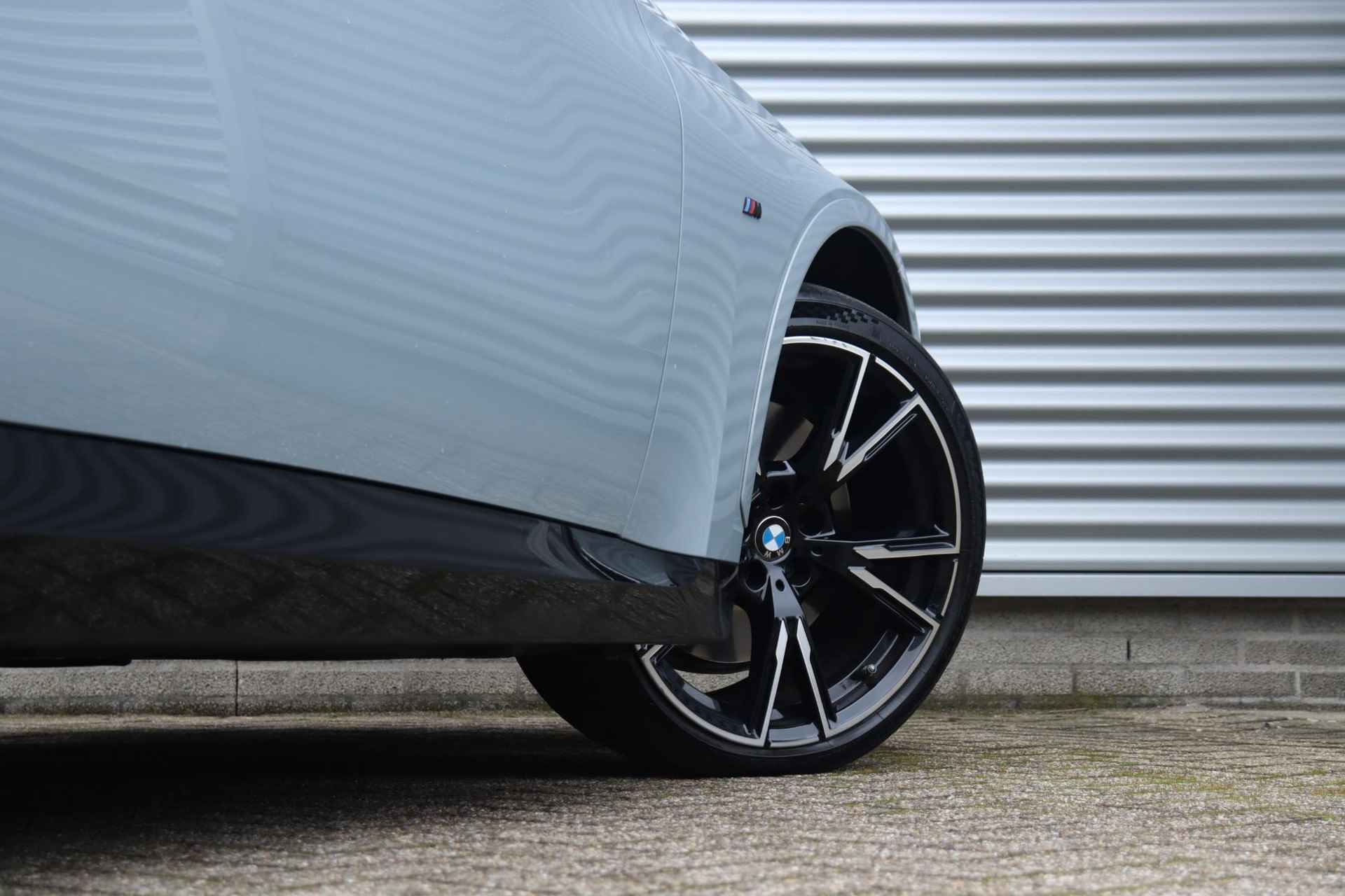 BMW 2 Serie Coupé M240i xDrive | High Executive | M Sportpakket Pro | Panodak | Head-Up | Harman Kardon | M Performance | Parking Assistant Plus | Driving Assistant | M Stoelen | 19'' LMV - 7/44