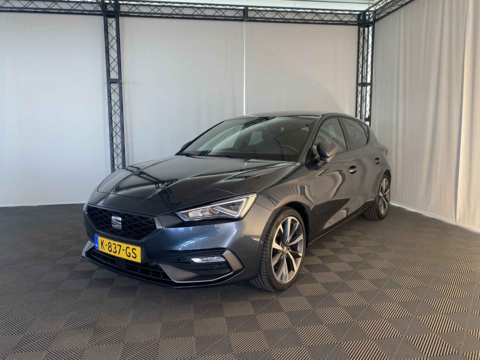 SEAT Leon 1.5 TSI FR Launch Edition | Navi | Apple Carplay | Stoel- en stuurverw. | ACC | DAB | Trekhaak - 2/45