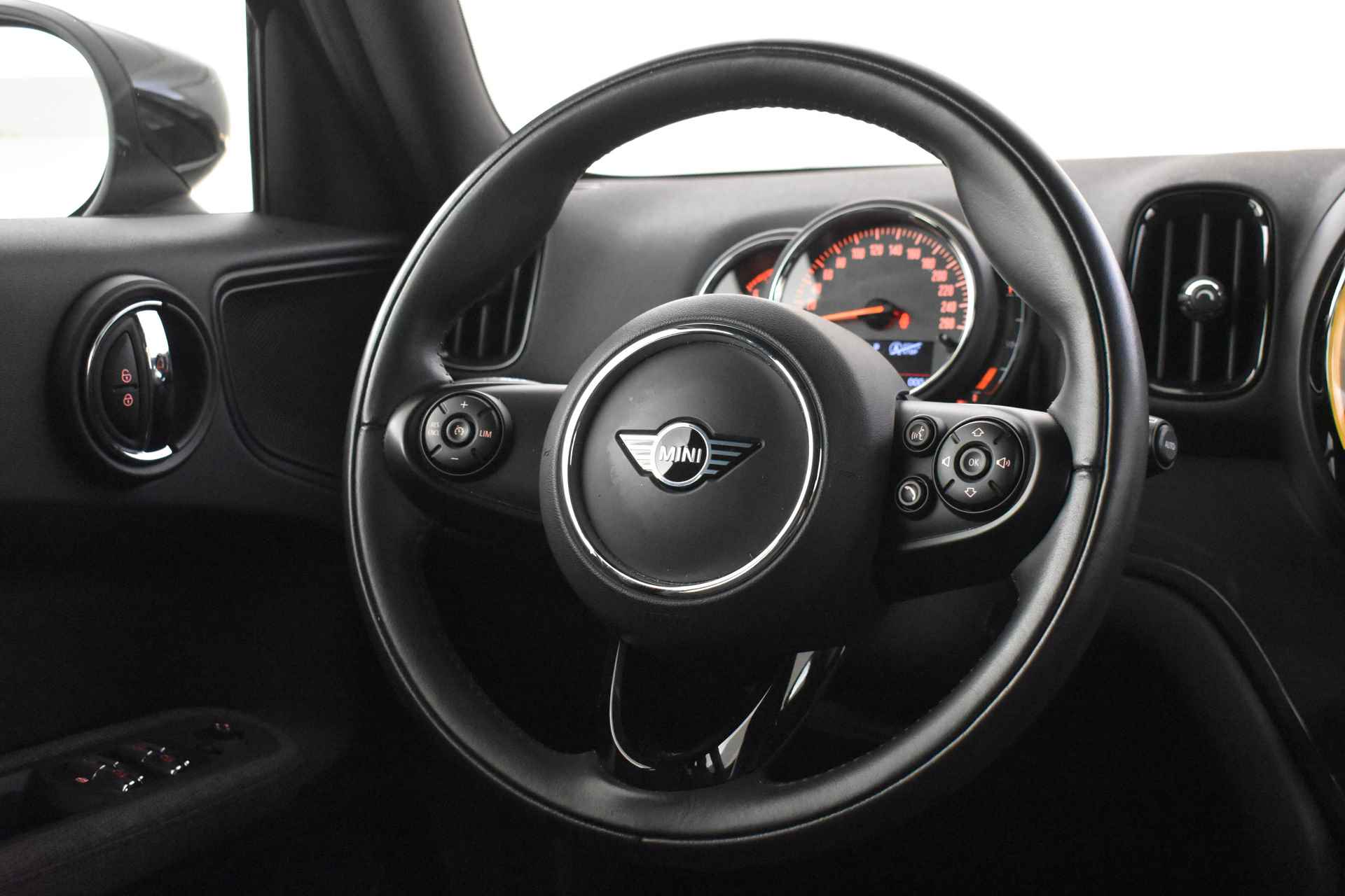 MINI Countryman Cooper Salt Automaat / Trekhaak / Comfortstoelen / Apple CarPlay / Cruise Control / Navigatie / Extra getint glas achter - 14/42