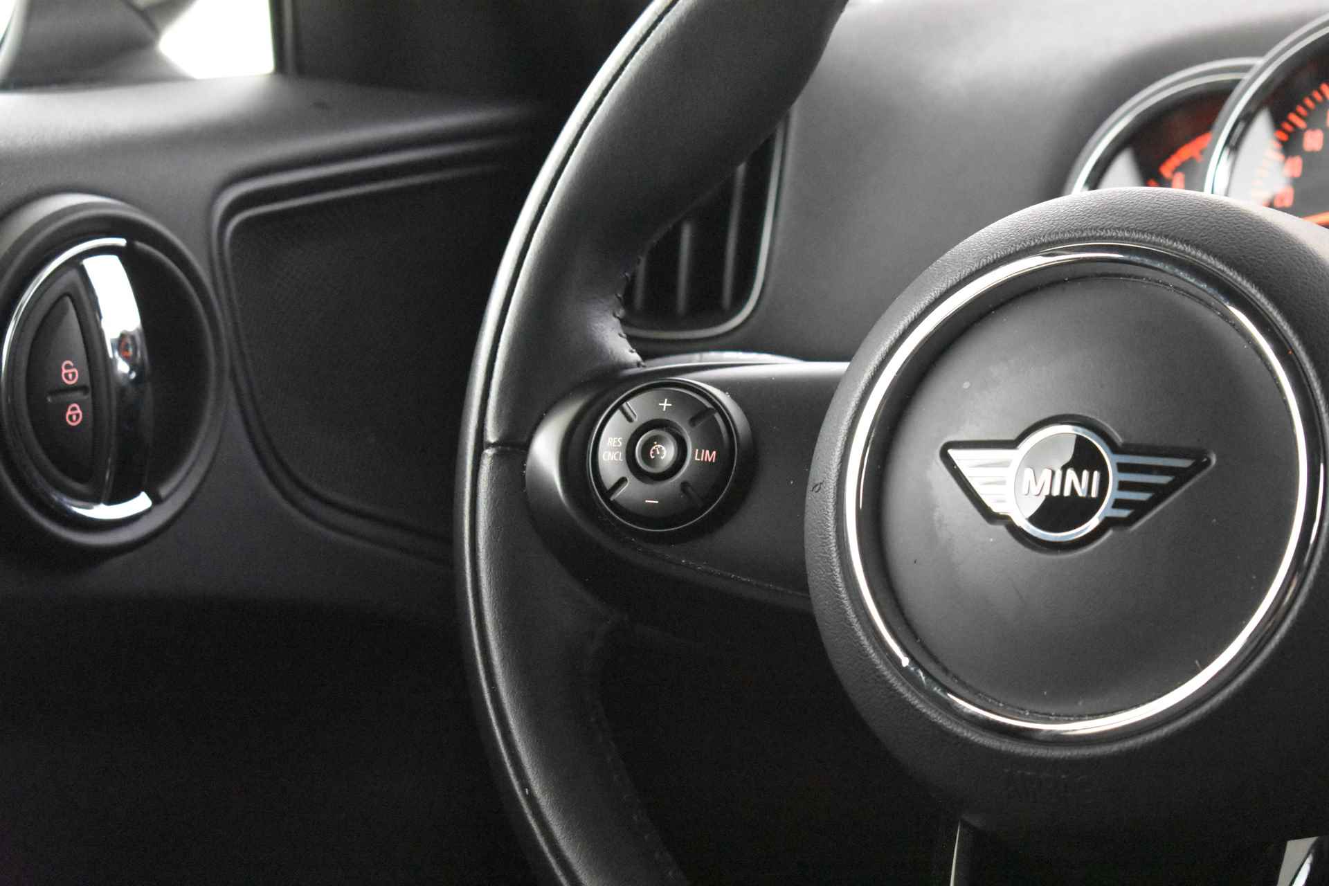 MINI Countryman Cooper Salt Automaat / Trekhaak / Comfortstoelen / Apple CarPlay / Cruise Control / Navigatie / Extra getint glas achter - 15/42