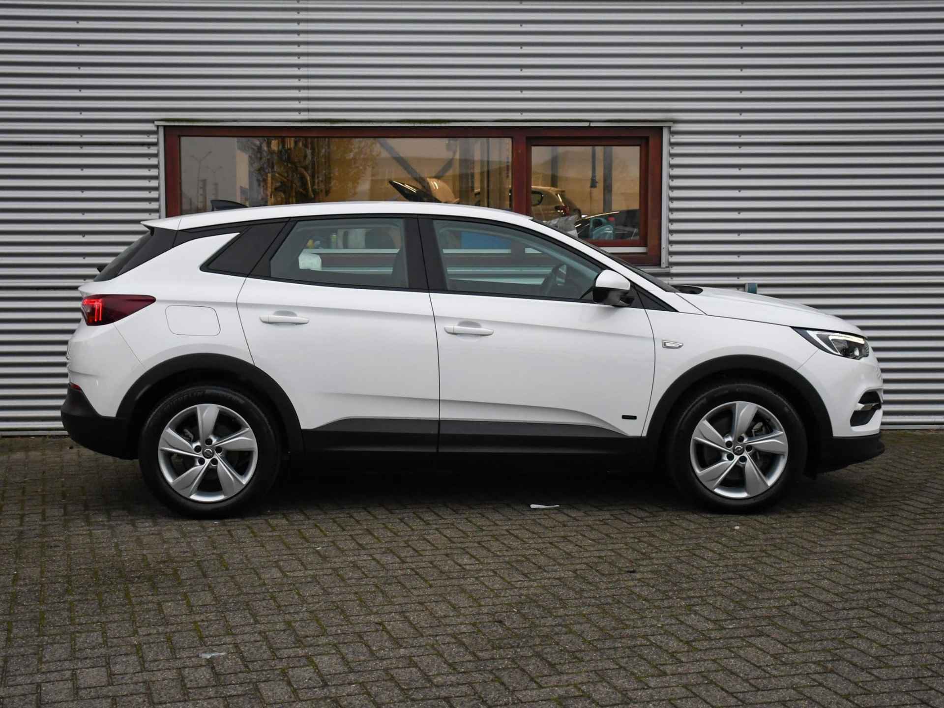 Opel Grandland X Edition 1.6 Turbo Hybrid 225pk Automaat NAVI | CRUISE | CLIMA | 18''LM | USB | LANE ASSIST | DAB | PDC + CAMERA - 3/33