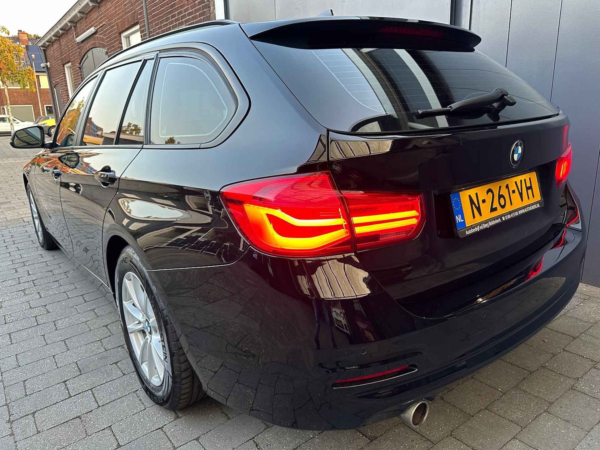 BMW 3 Serie Touring 318i Automaat Navigatie | PDC | Elektr. achterklep | Rijklaarprijs | - 2/31