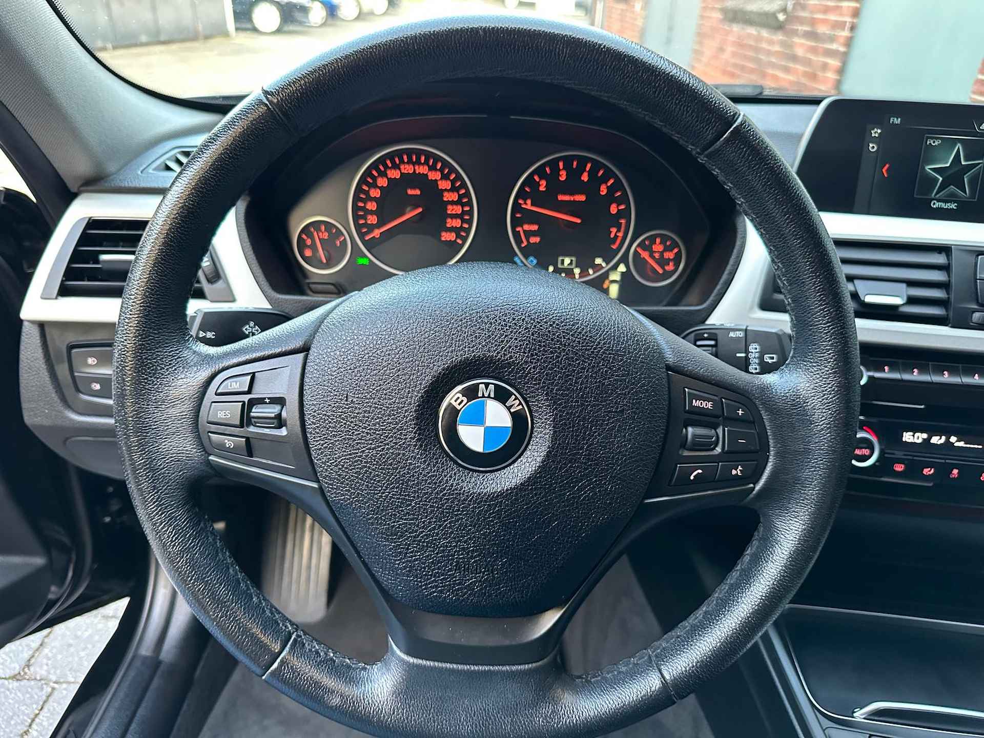 BMW 3 Serie Touring 318i Automaat Navigatie | PDC | Elektr. achterklep | Rijklaarprijs | - 5/31